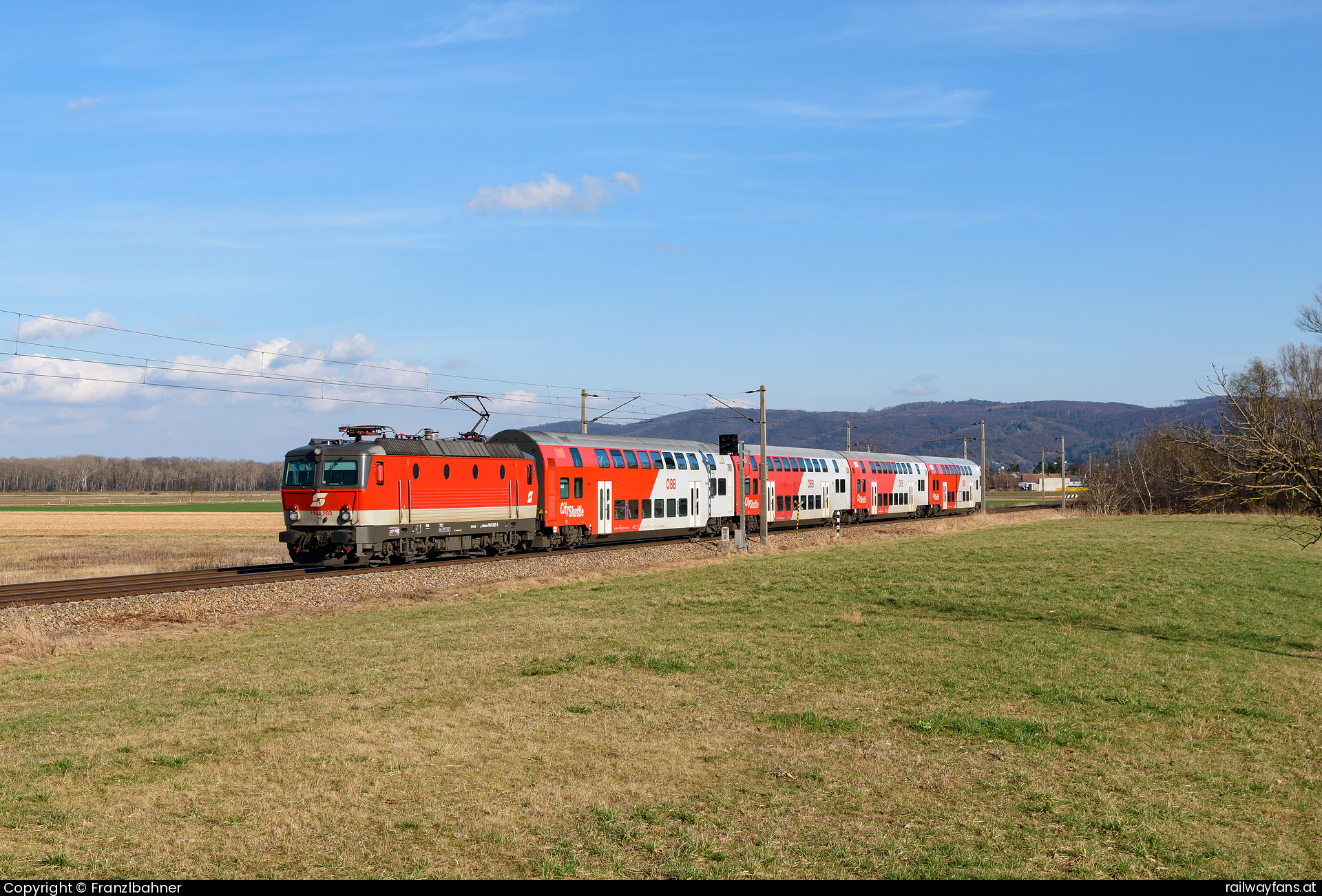 ÖBB 1144 283 in Großhaarbach mit dem REX4 9568 Franz-Josefsbahn | Wien FJB - Ceske Velenice Railwayfans