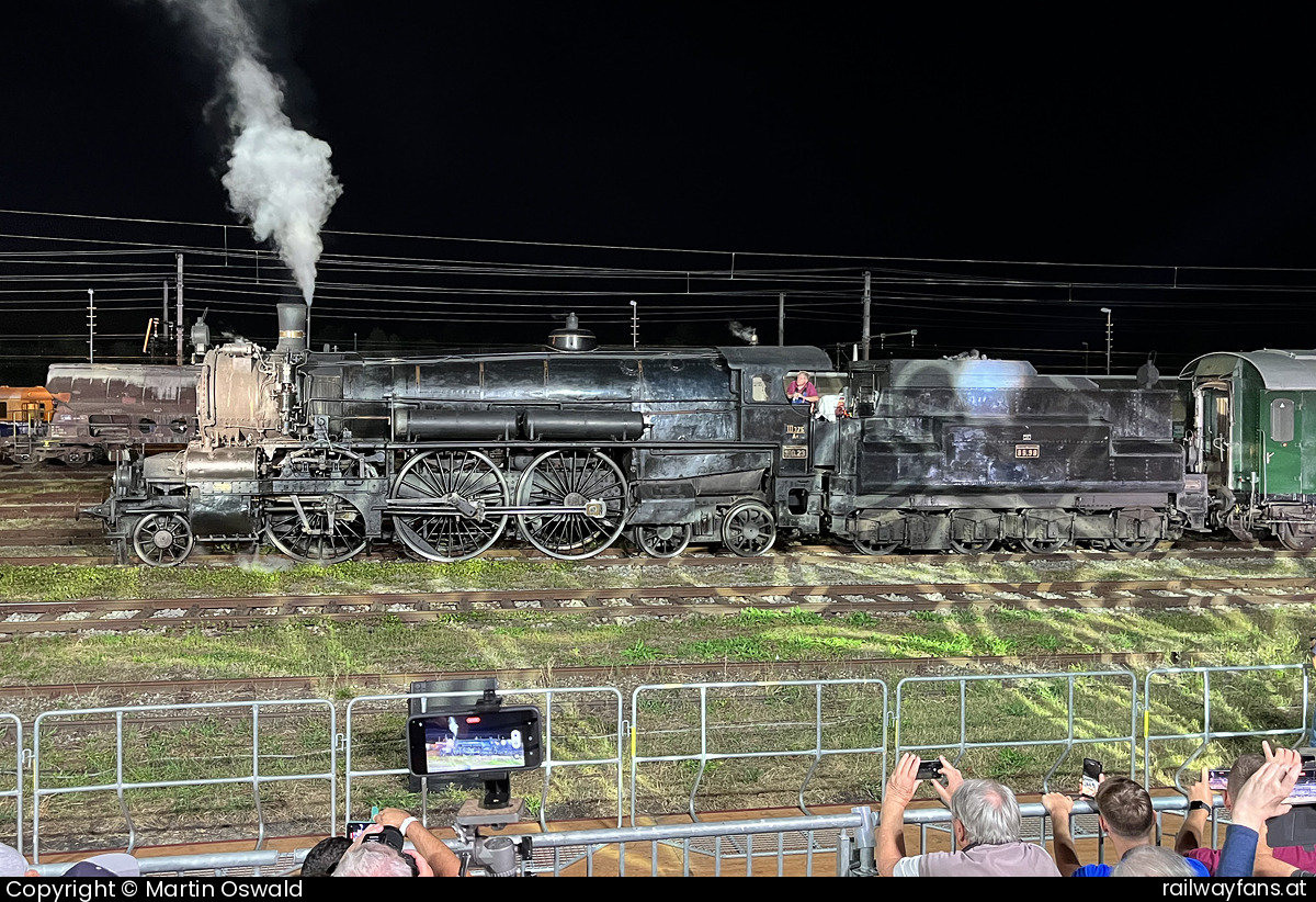 1.öSEK 310 23 in Strasshof - Parade 100 Jahre ÖBB   Railwayfans