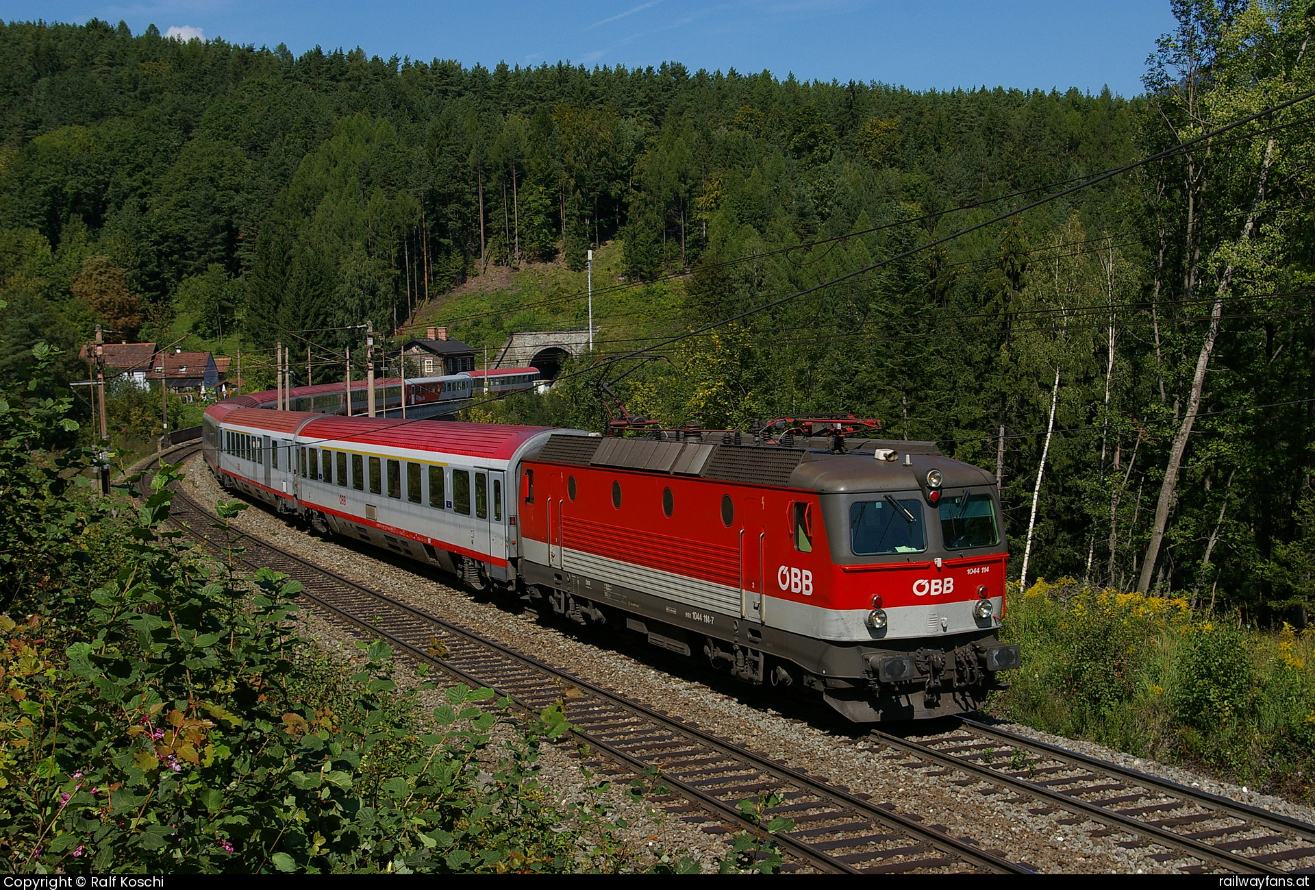 ÖBB 1044 114 in Schmidsdorf mit dem IC 533 Südbahn - Semmering Railwayfans