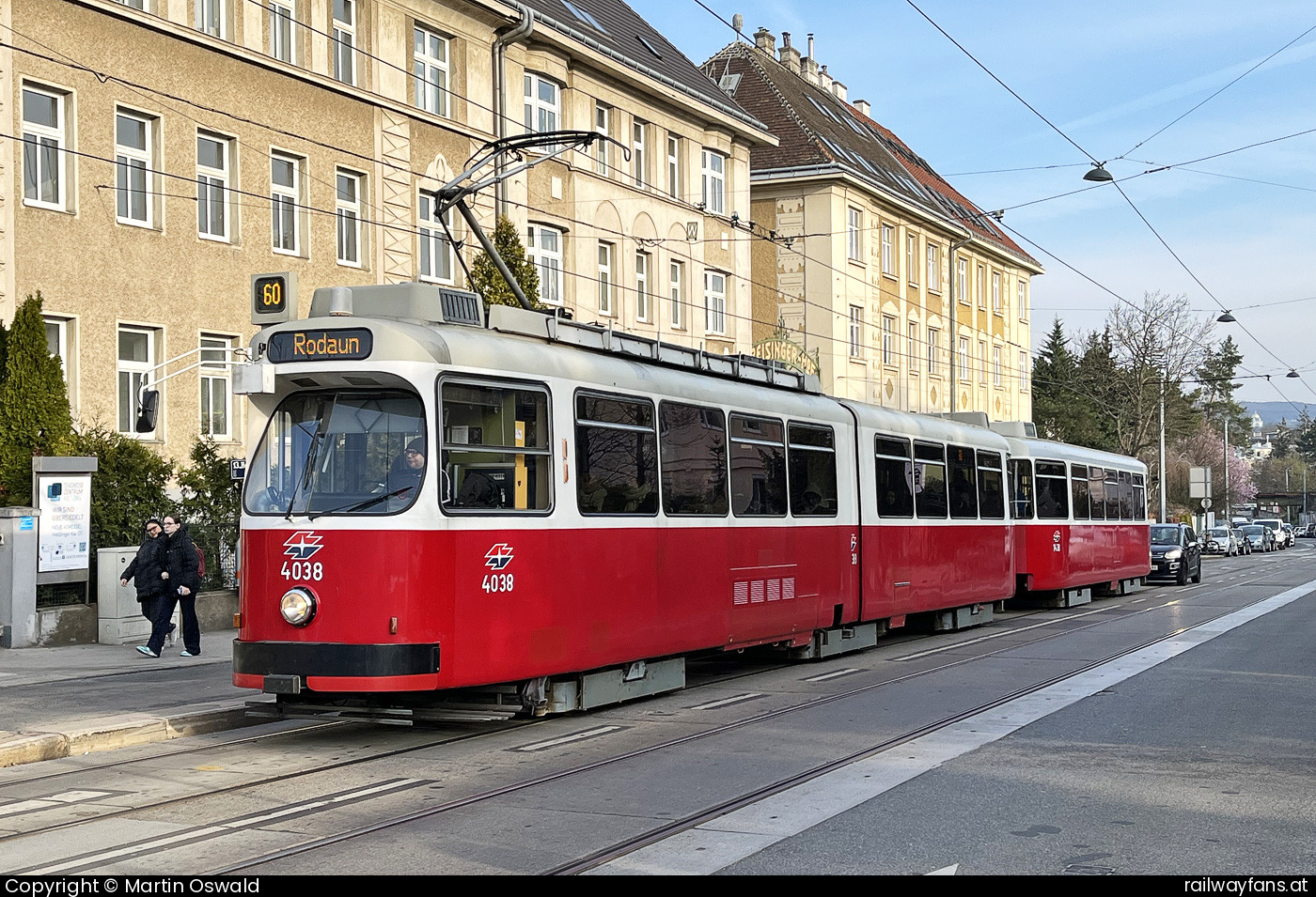 Wiener Linien E2 4038 in Hofwiesengasse - + 1438  Linie 60 Railwayfans