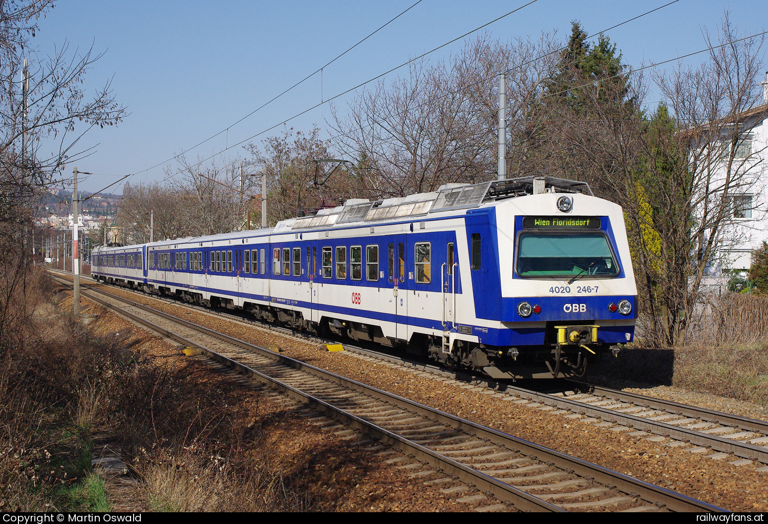 ÖBB 4020 246 in Stadlergasse (Verbindungsbahn) - mit 4020 224   Railwayfans
