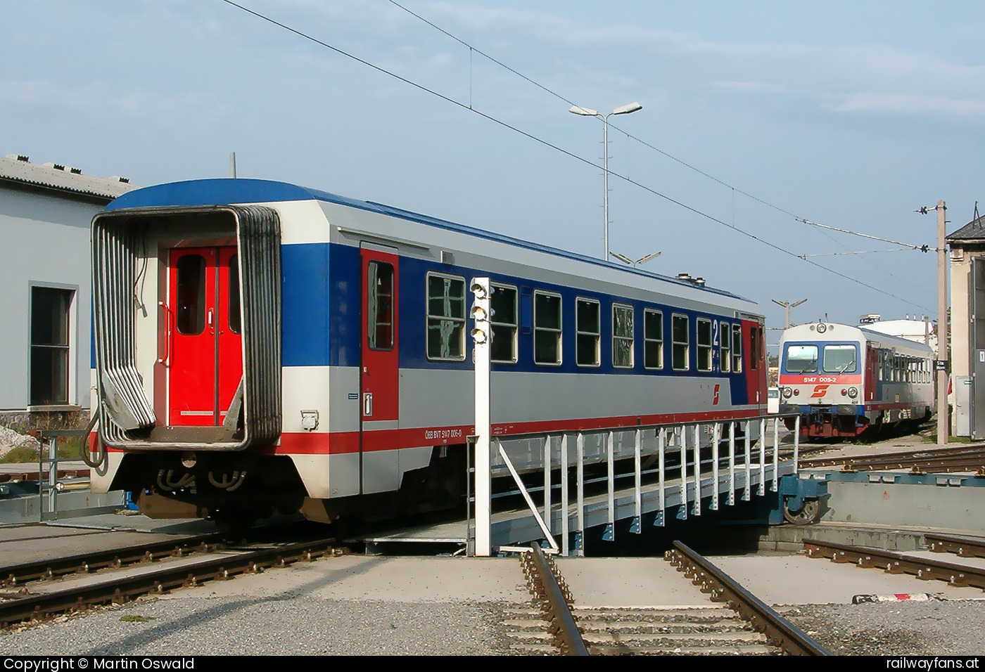 ÖBB 5147 006 in Großhaarbach - Hinten der zugehörige 5147 005.   Railwayfans