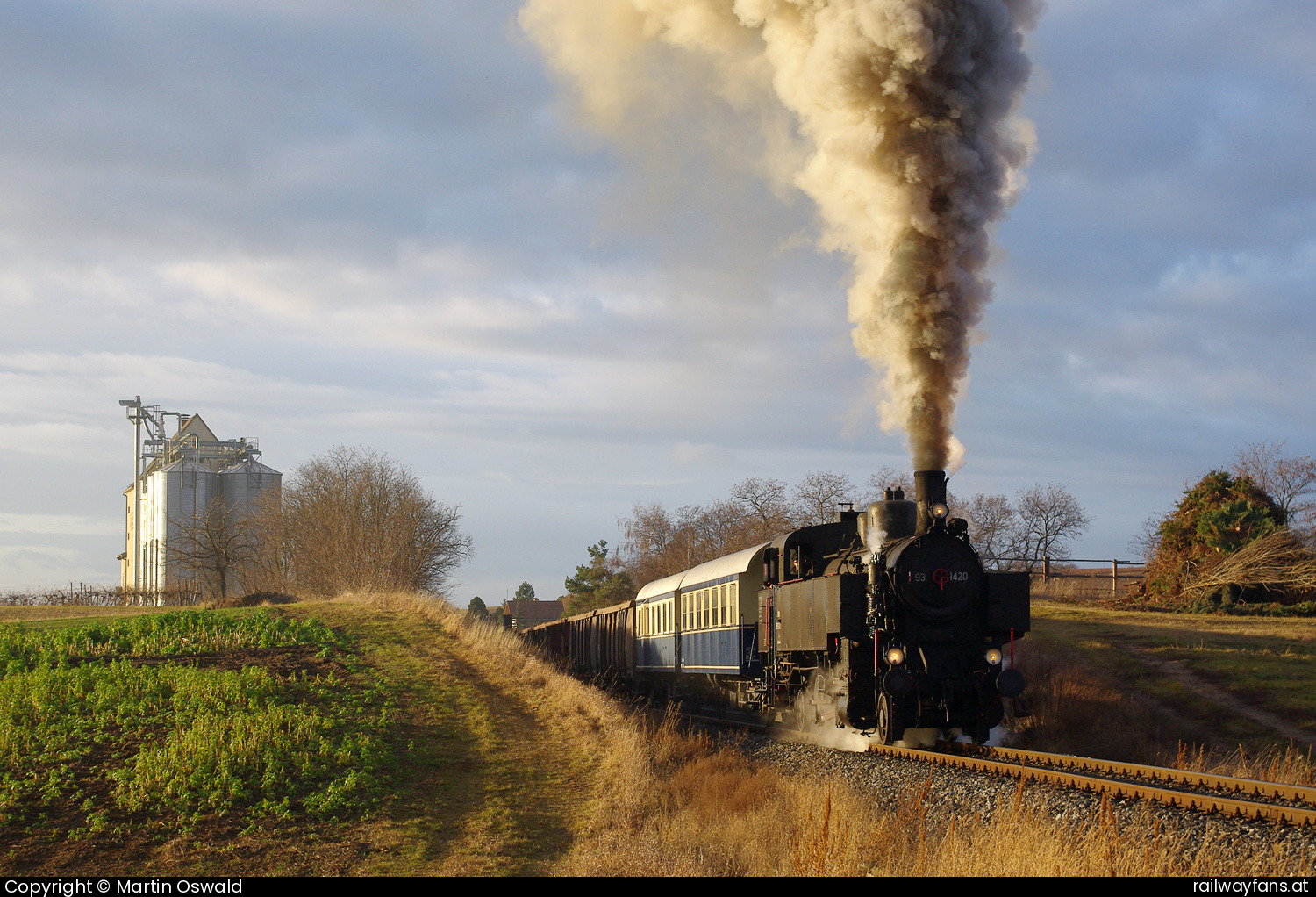 Verein Neue Landesbahn 93 1420 in Dobermannsdorf  Railwayfans