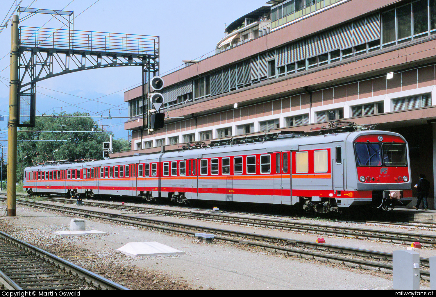 Ferrovie dello Stato Italiane (FS) Ale 642 022 in Bolzano/Bozen  Railwayfans