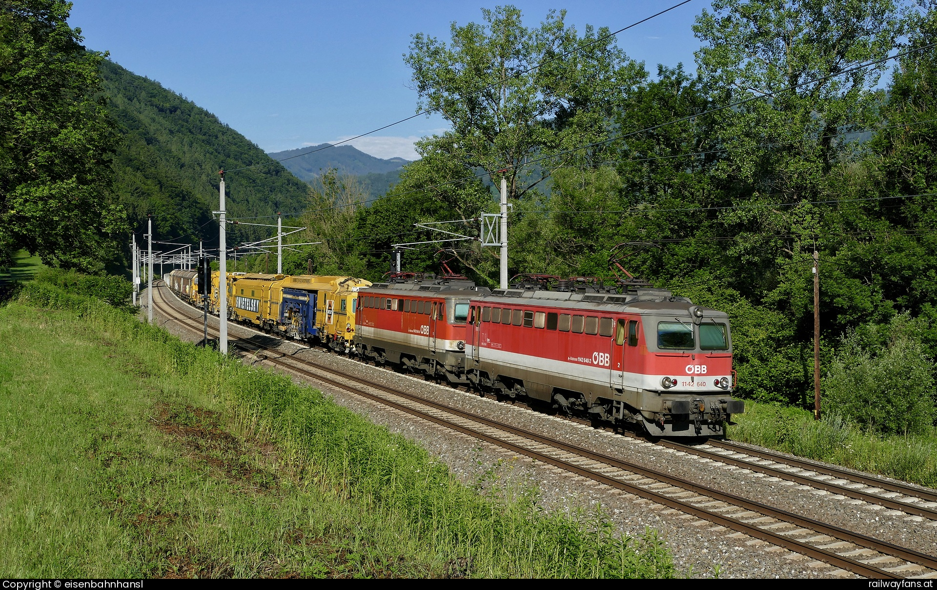 ÖBB 1142 640 in Großhaarbach mit dem DG 54076 Südbahn | Wien Hbf -  Spielfeld Straß Railwayfans