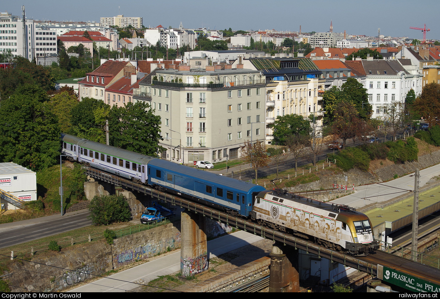 MÁV-START 1047 010 in Hietzinger Kai mit dem EC143 Verbindungsbahn (Wien Meidling - Wien Penzing/Wien Hütteldorf) Railwayfans