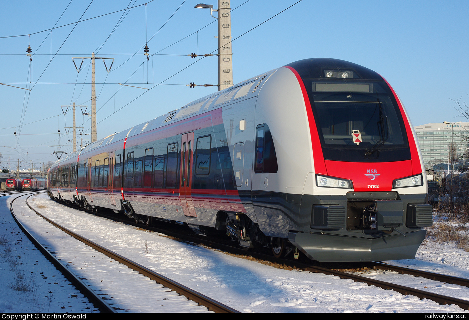 NSB Bma 74 102 in Wien Floridsdorf Frachtenbahnhof - ...zur Überstellung in die Klimakammer der RTA Rail Tec Arsenal.   Railwayfans