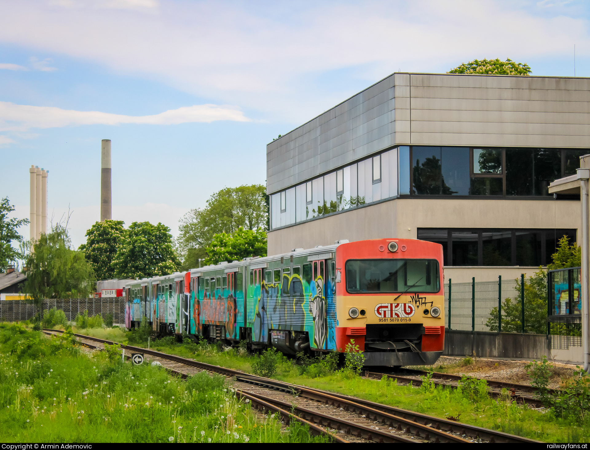 GKB 5070 011 in Großhaarbach - GKB 5070 011, kurz vor der Verschrottung  Grazer Schleppbahn | Graz Jakomini - Rudersdorf Railwayfans