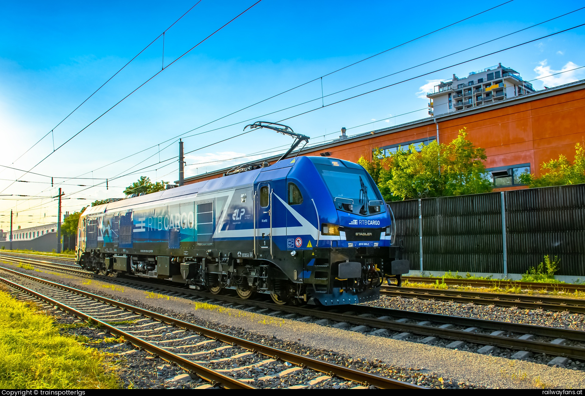 RTB Cargo 2019 305 in Segnerstraße - RTB (ELP) 2019 305 EURO9000 spotted in Wien - Oberlaa   Railwayfans