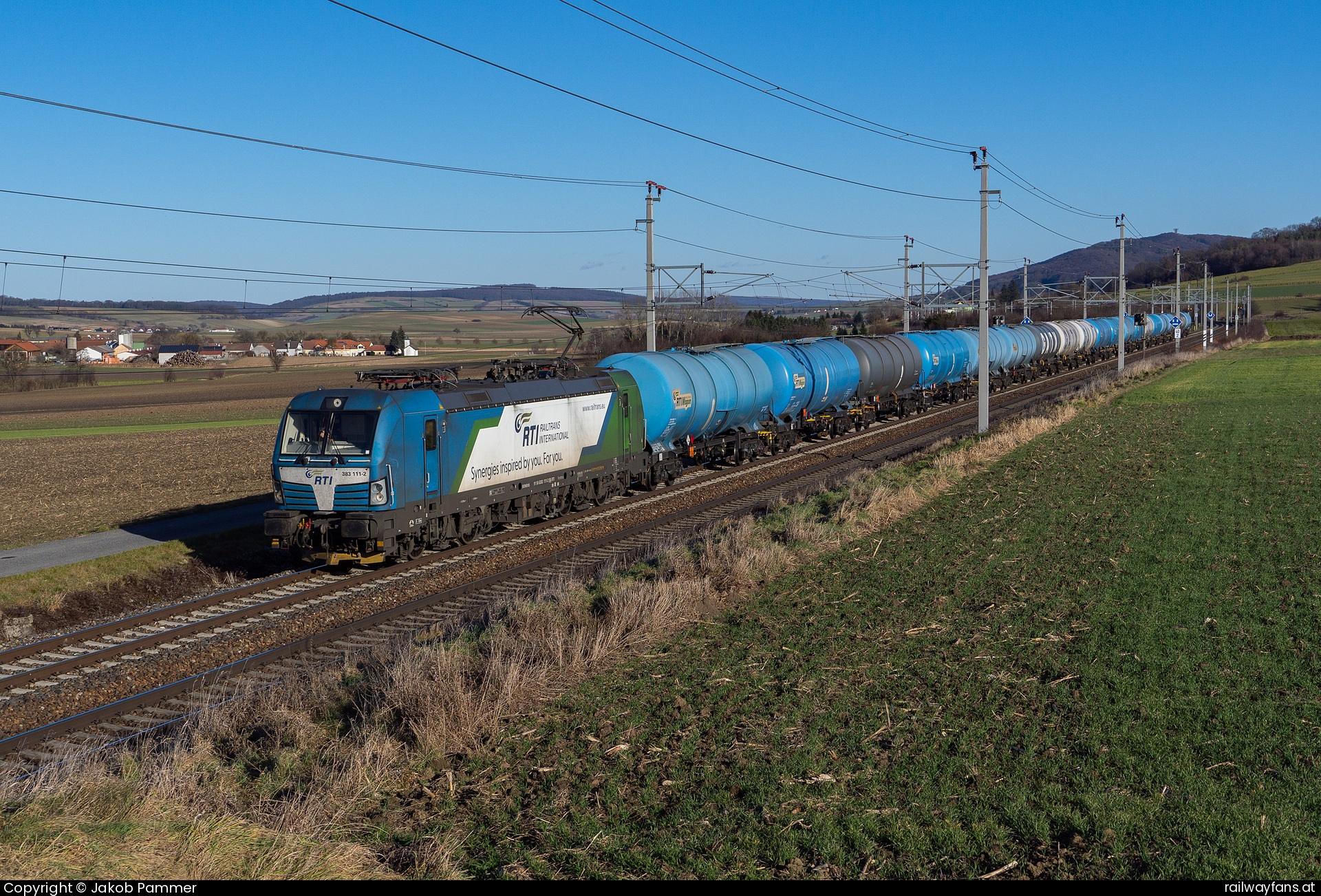 RTI 383 111 in Schönfeld mit dem RID 47146 Westbahn | Wien Westbahnhof - St. Pölten (alt) Railwayfans