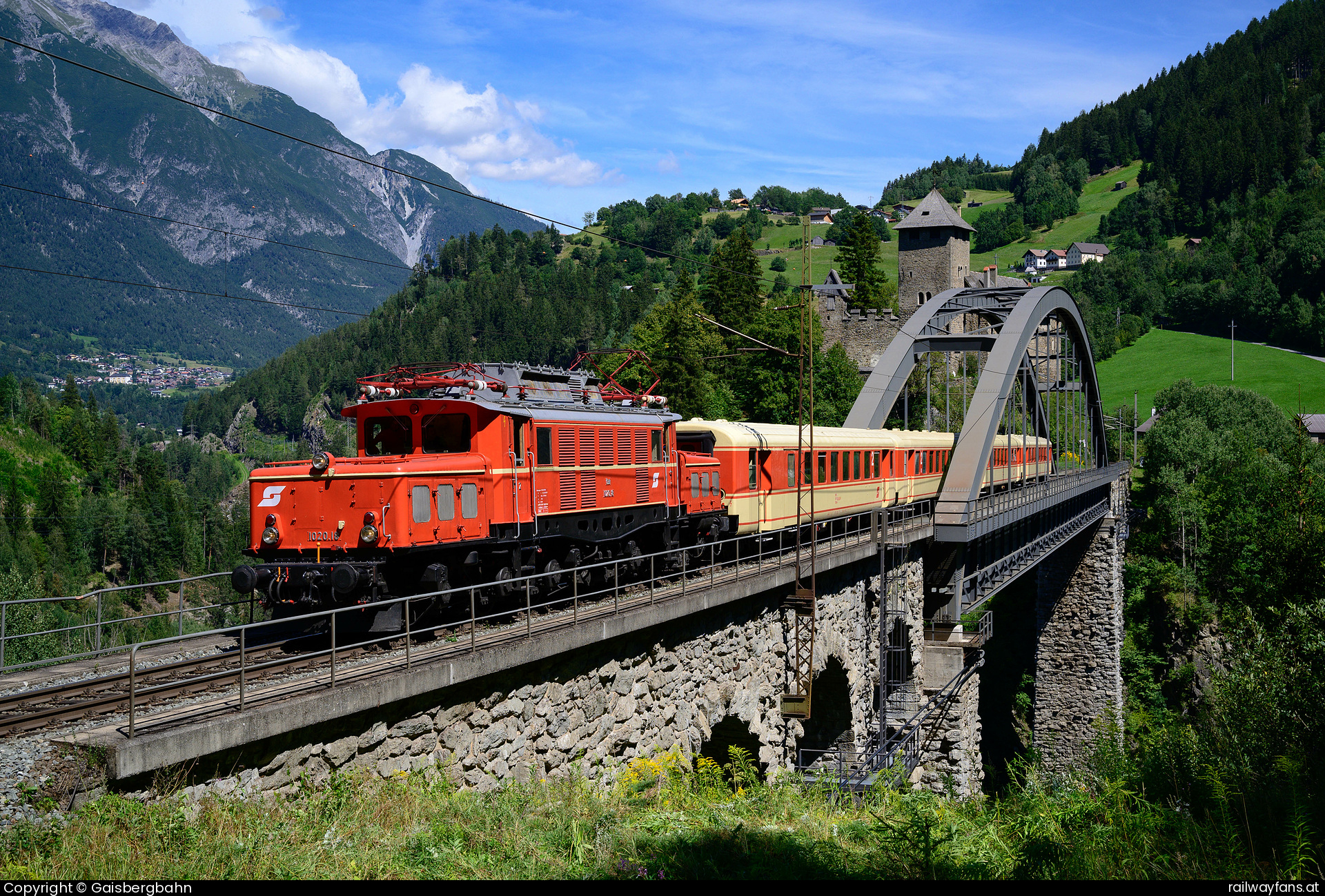 EBFL 1020 018 in Prackenbach mit dem SLP 16815 Arlbergbahn Railwayfans