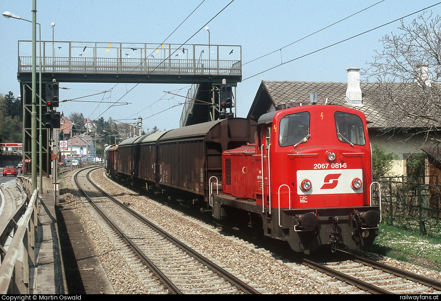 ÖBB 2067 081 in Klosterneuburg, Wiener Straße  Railwayfans