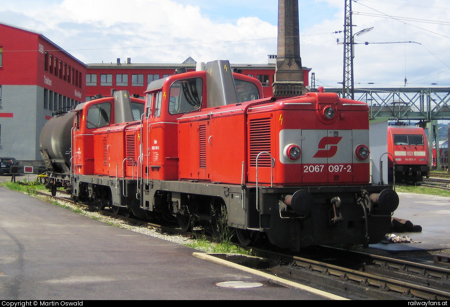 ÖBB 2067 097 in Wien Westbahnhof - dahinter 2067 074.   Railwayfans