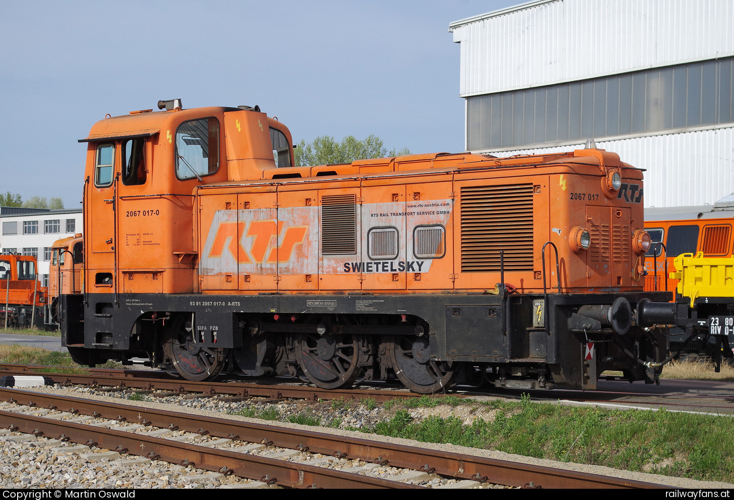 RTS  2067 017 in Klein Neusiedler Straße  Railwayfans