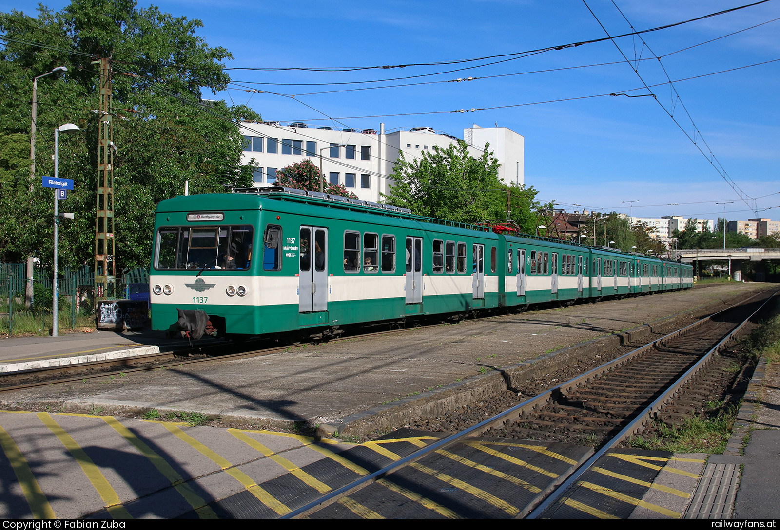 Budapesti Helyiérdekű Vasút 1137 in Filatorigat  Railwayfans