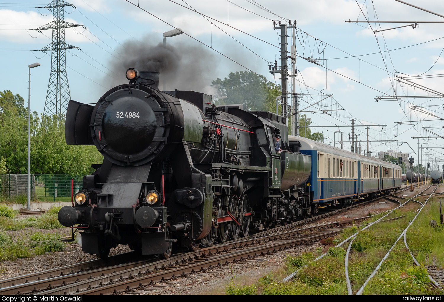 LokTeam 52.4984 52 4984 in Wien Kaiserebersdorf - Sonderzug von Groß Schwechat nach Nussdorf.   Railwayfans