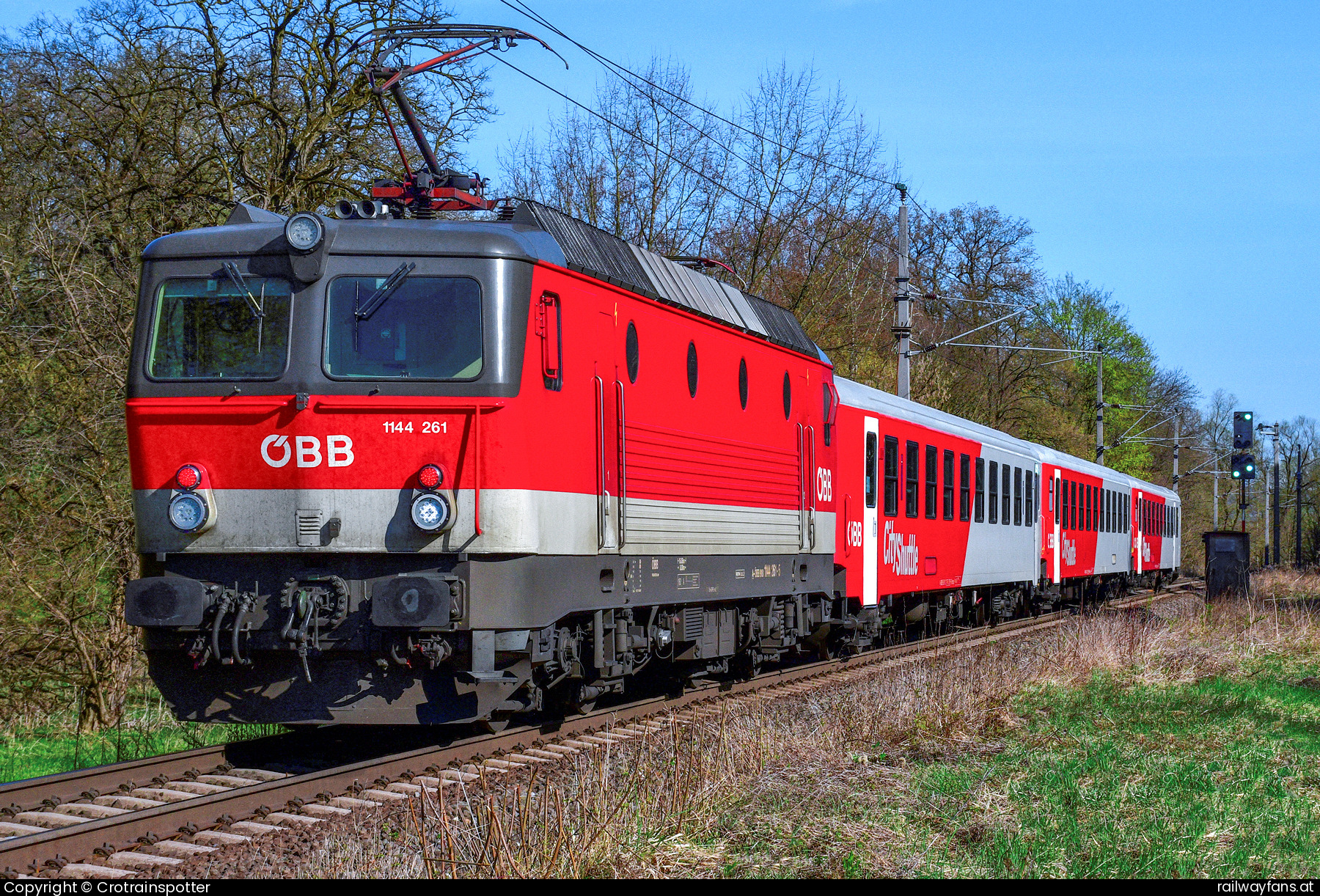 ÖBB 1144 261 in Prackenbach mit dem D155 - ÖBB 1144 261 schiebt den D155 von Graz Hbf nach Spielfeld-Straß  Südbahn | Wien Hbf -  Spielfeld Straß Railwayfans