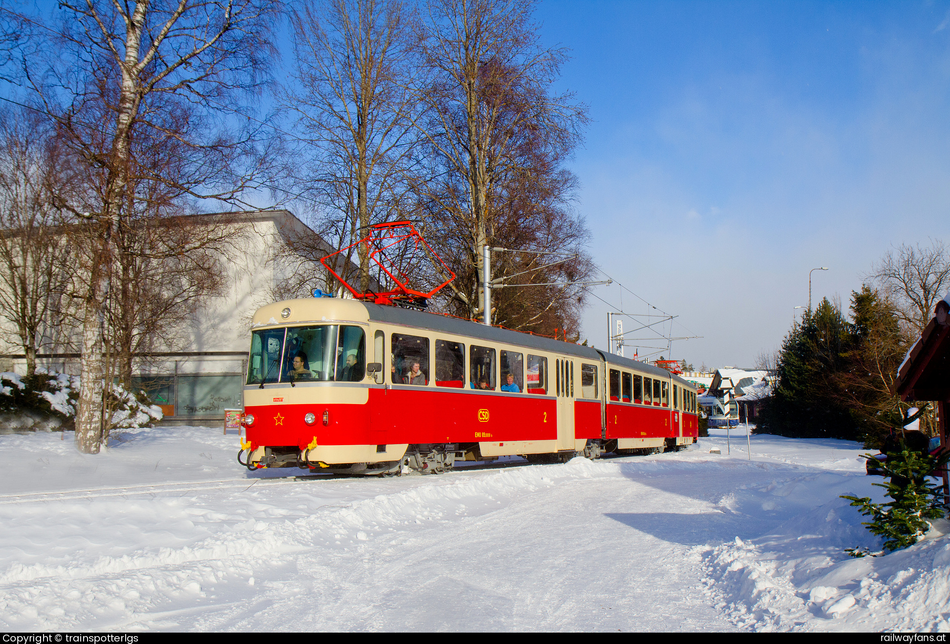 Veterán klub železníc Poprad 420 959 in Prackenbach - VKZ 420.959 (EMU 89.0009) 'Trojca' spotted in Tatranská Lomnica
   Railwayfans