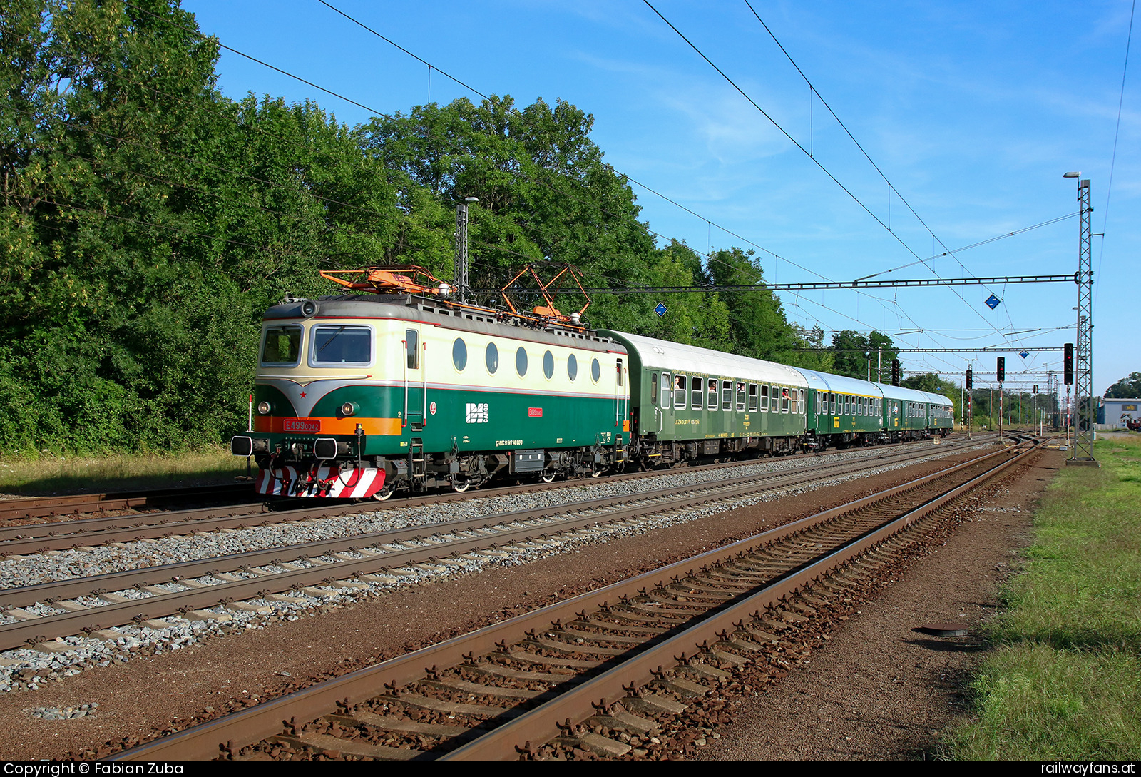 IDS-Cargo E499 042 (140.042) in Großhaarbach  Railwayfans