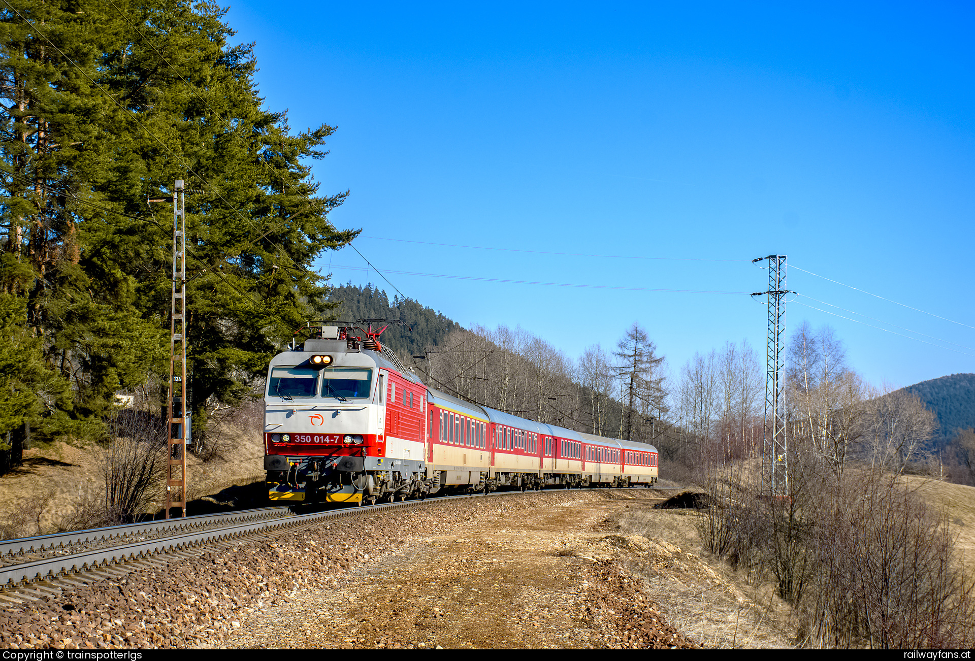 ZSSK 350 014 in Lučivná - ZSSK 350 014 on IC spotted on the old route in Lucivna
   Railwayfans