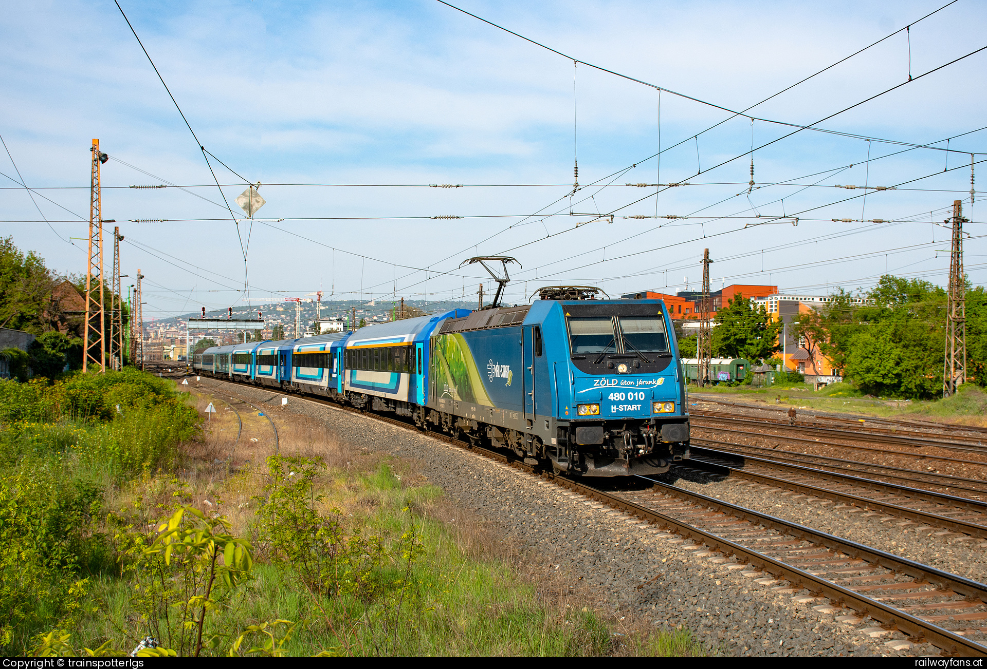 MÁV-START 480 010 in Vágány utca - MAV 480 010 'Zöld uton jarunk' spotted in Budapest   Railwayfans