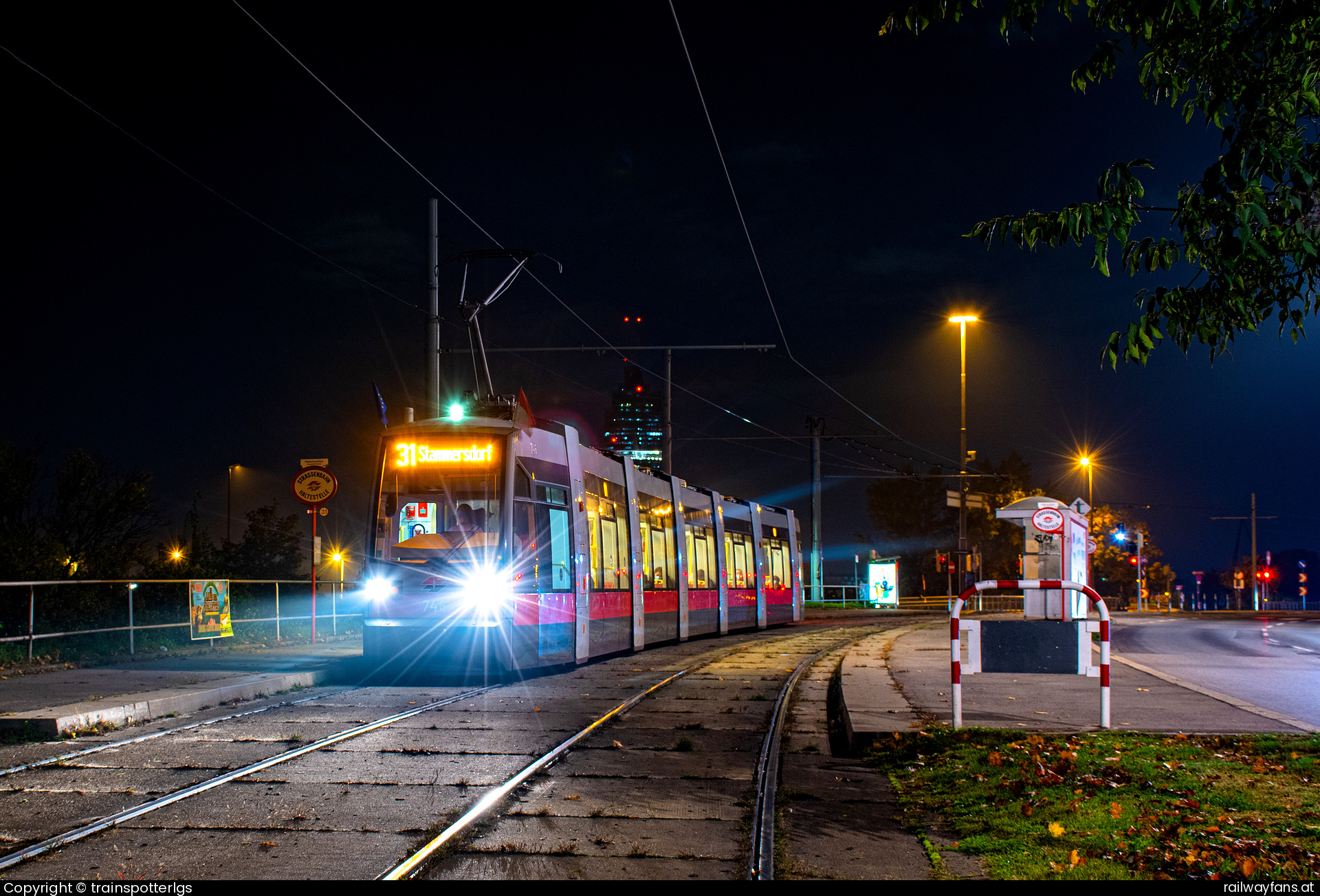 Wiener Linien B1 746 in Floridsdorfer Hauptstraße - WL B1 746 spotted in Wien - Hubertusdamm (Tramnatic on Tour)   Railwayfans