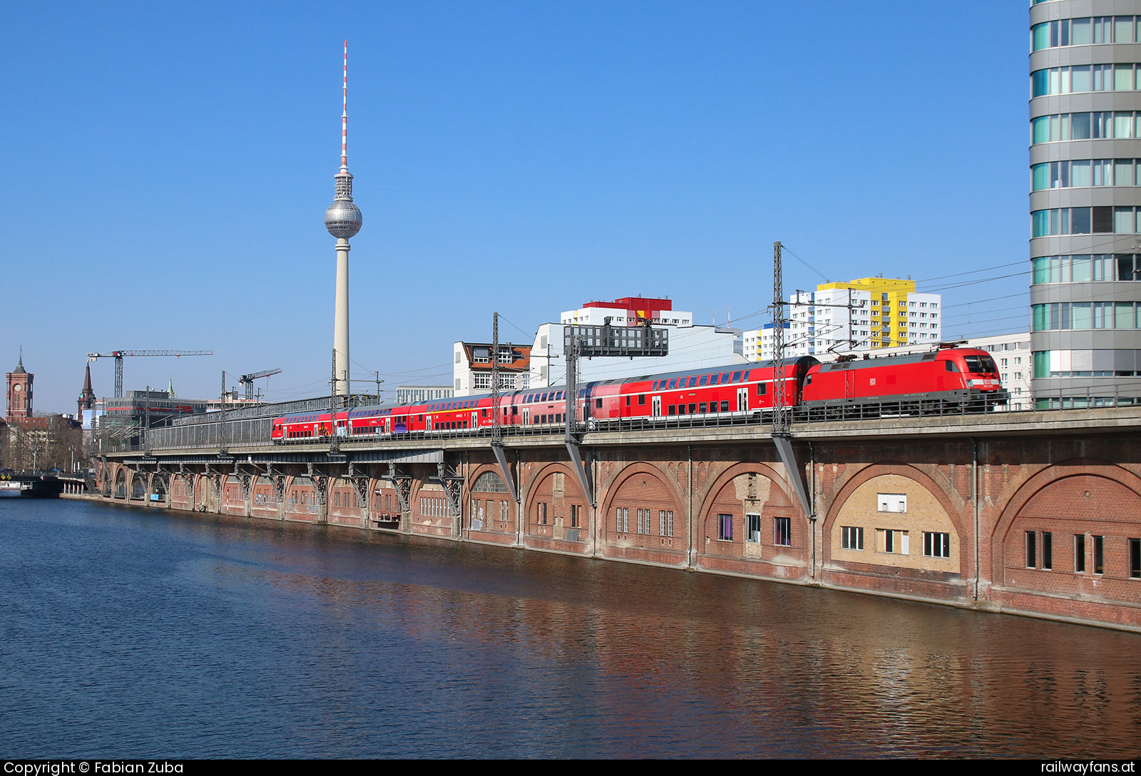 DB Regio 182 009 in Berlin Jannowitzbrücke  Railwayfans