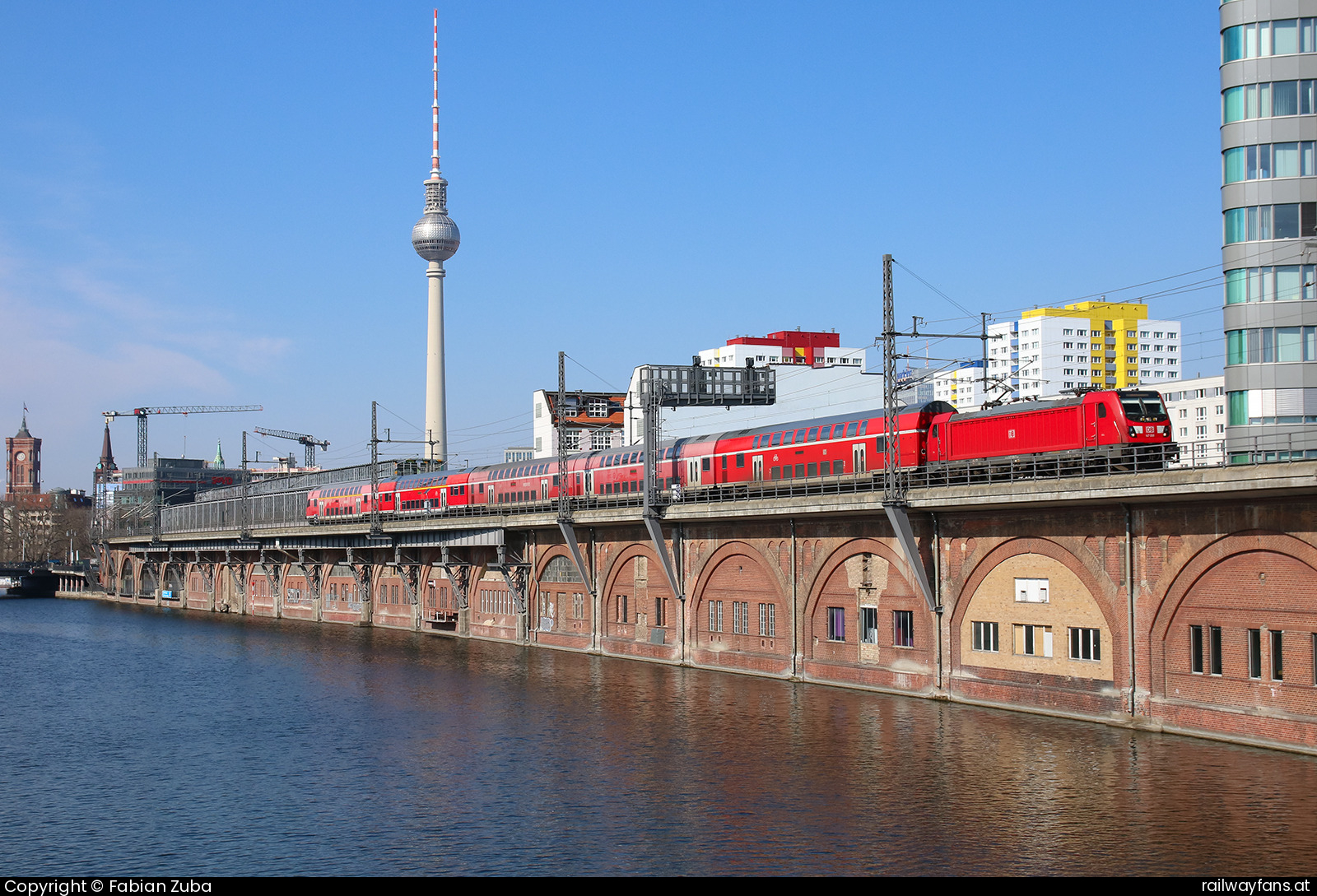 DB Regio 147 008 in Berlin Jannowitzbrücke  Railwayfans