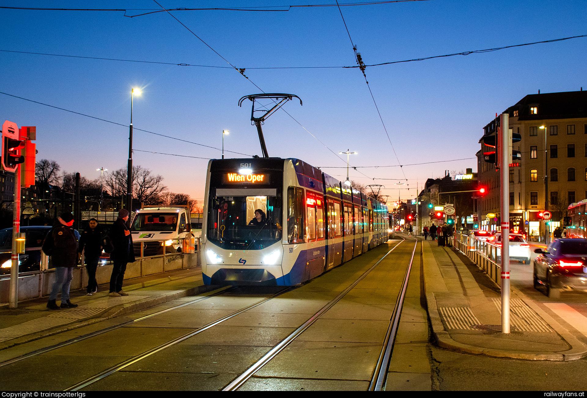 WLB 501 in Eichenstraße - WLB TW 501 + 508 spotted in Meidling   Railwayfans