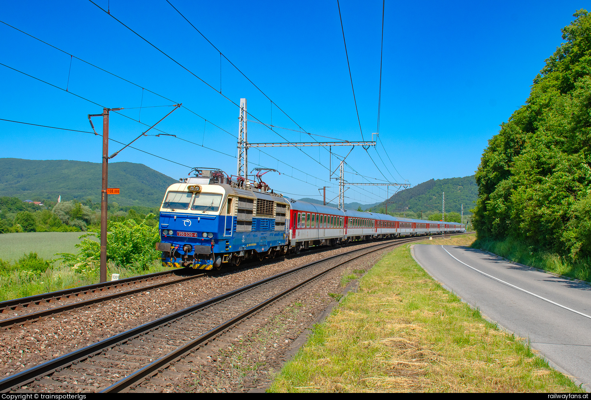 ZSSK 350 020 in Družstevná pri Hornáde - ZSSK 350 020 on Ex spotted in Družstevná pri Hornáde   Railwayfans