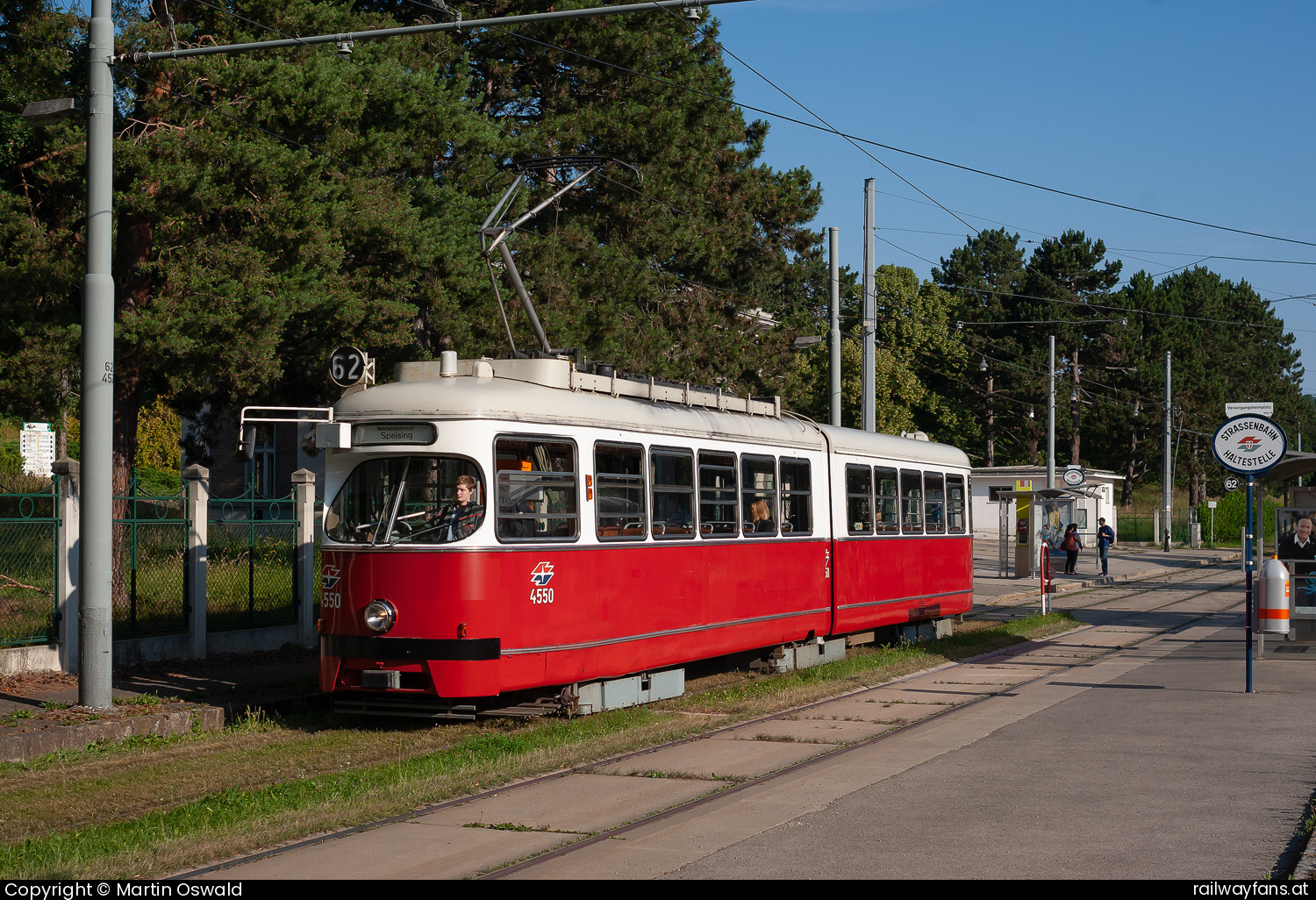 Wiener Linien E1 4550 in Versorgungsheimplatz Wien - Linie 62 Railwayfans