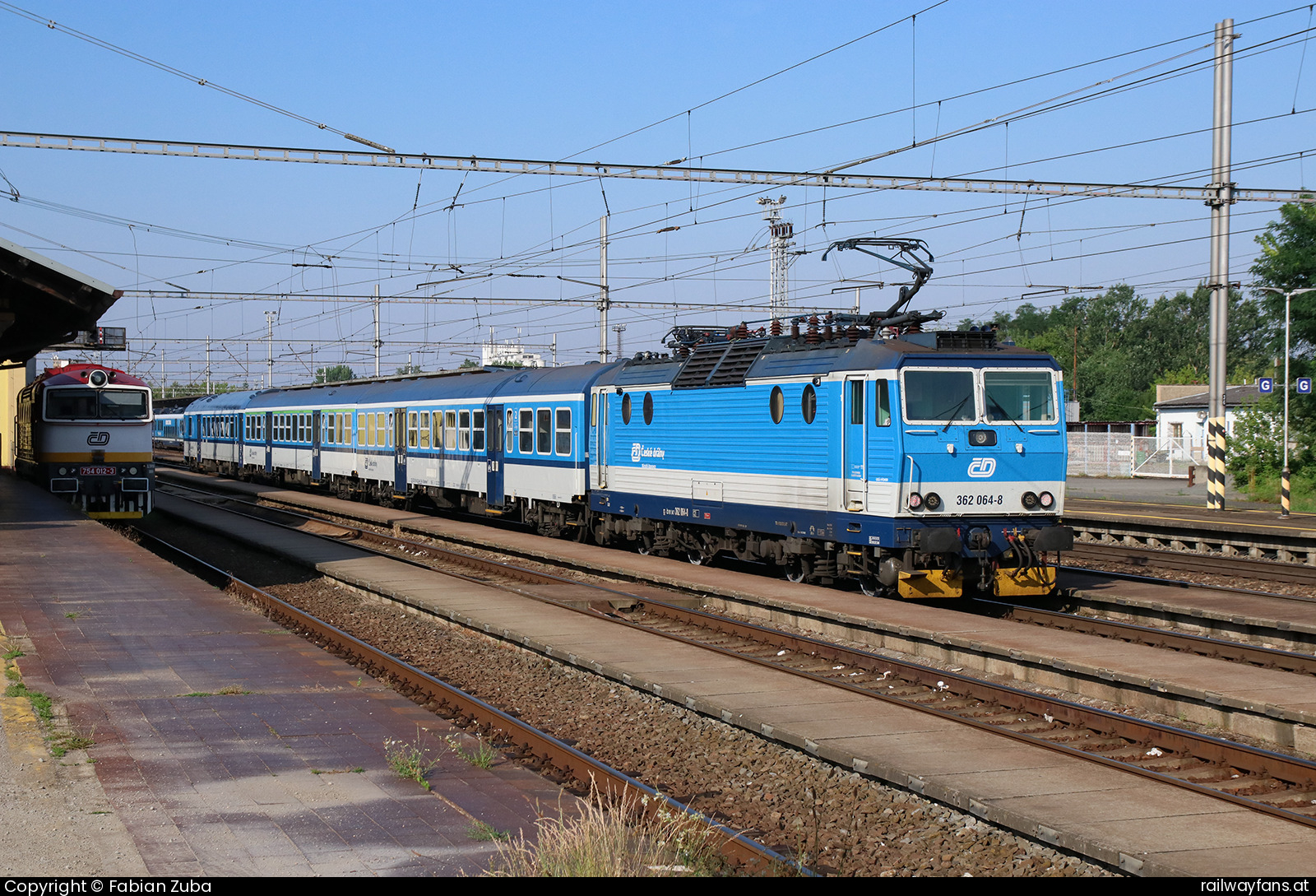 České dráhy 362 064 in Stare Mesto u Uh. Hr. - Leerpersonenzug   Railwayfans