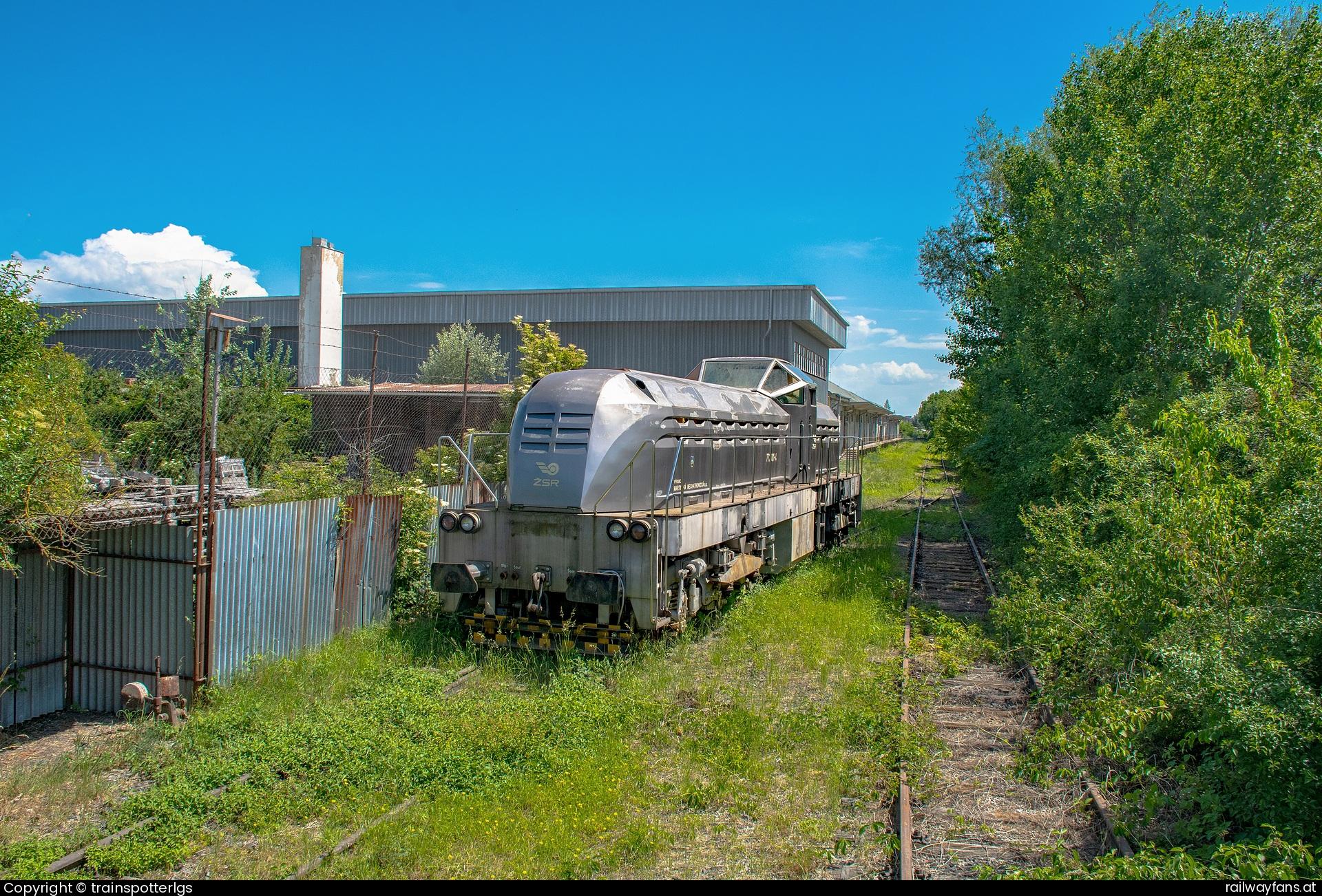 Martinská Mechatronická 772 001 in Trebišov zastávka - The 'ZSR' 772 001 'Batman' spotted in Trebisov   Railwayfans