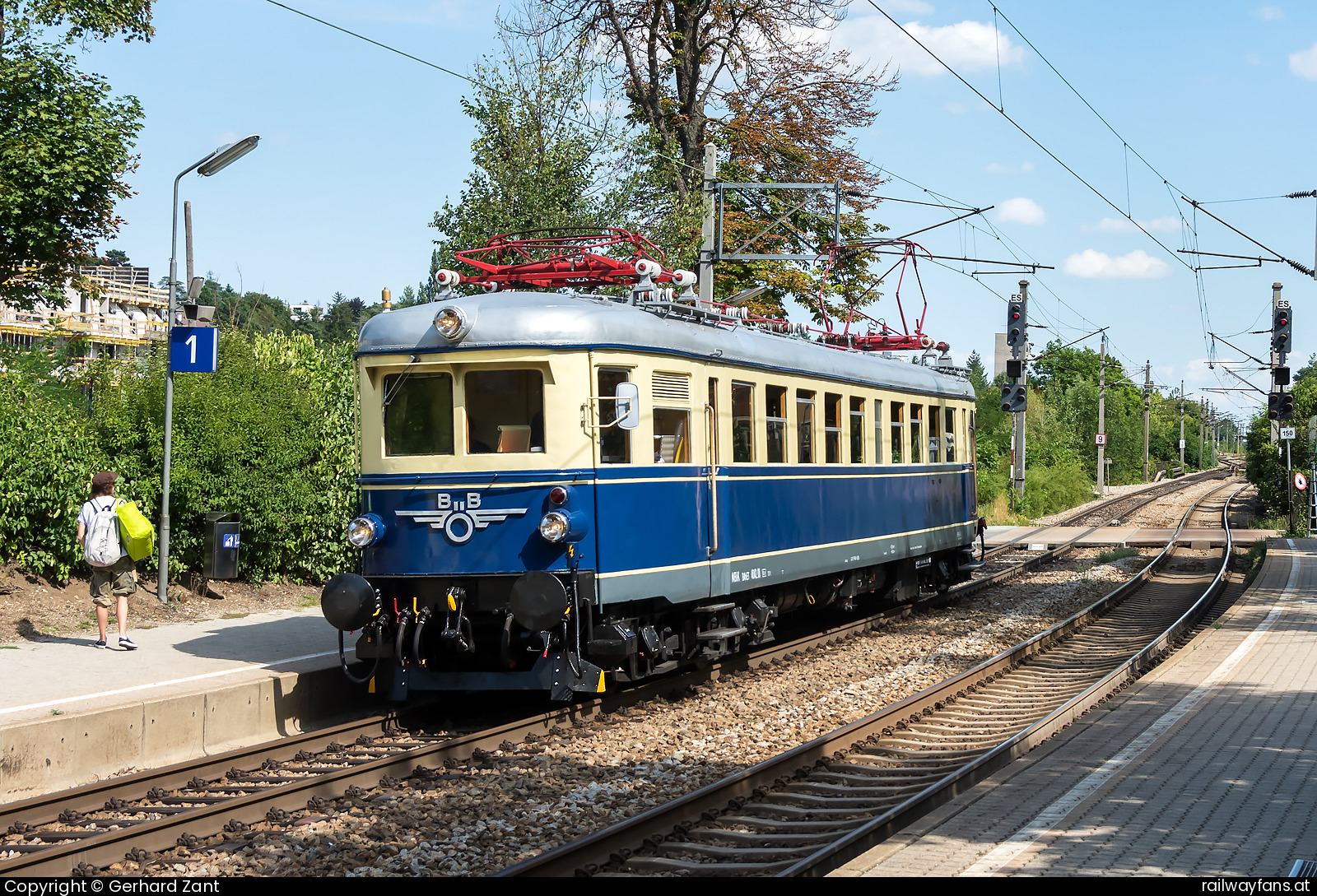 NBiK 4042 01 in Wien Speising mit dem SPL 17070  Railwayfans