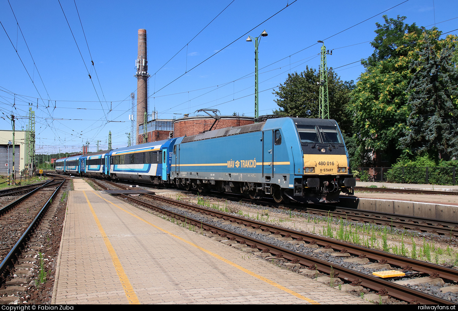 MÁV-START 480 016 in Györ  Railwayfans