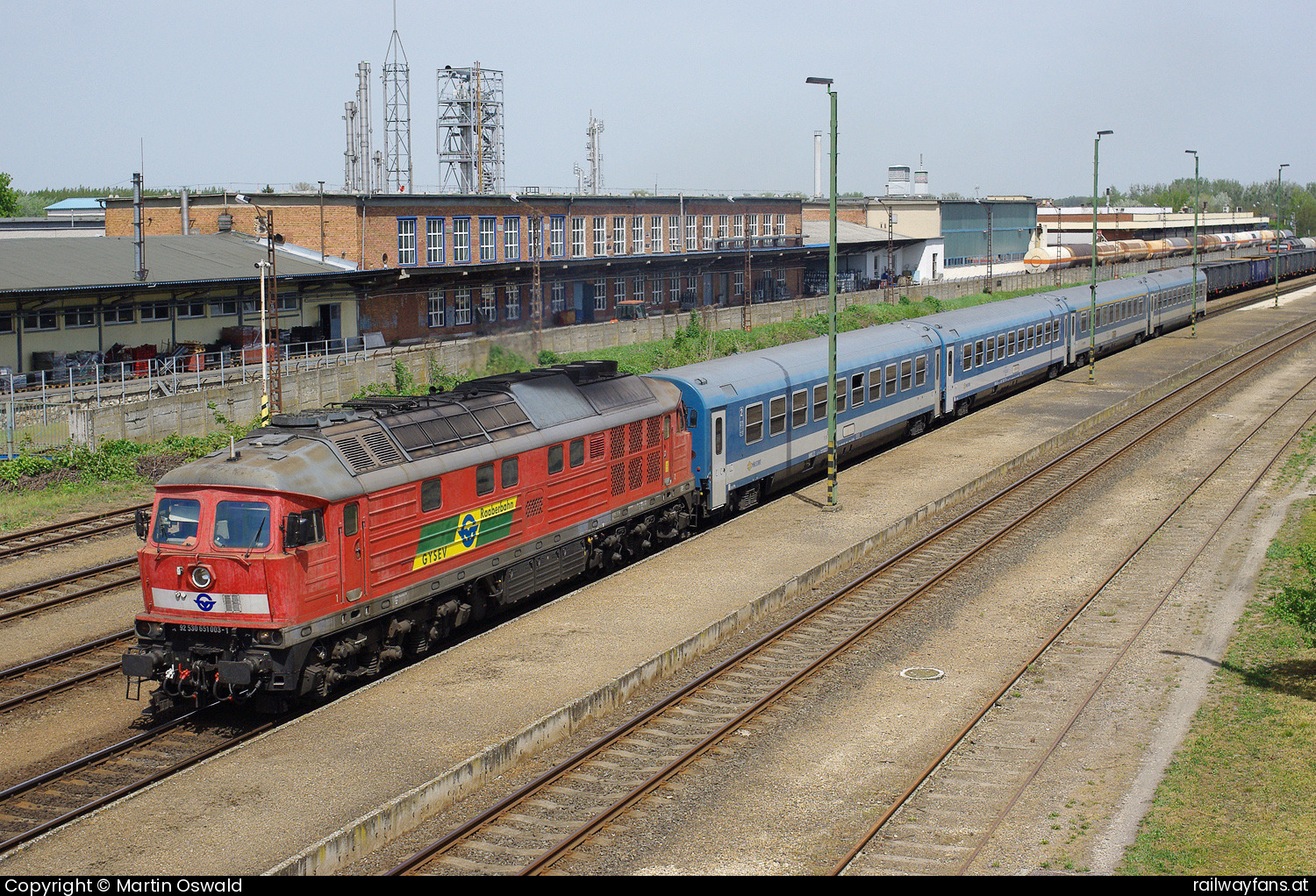 GYSEV 651 003 in Répcelak mit dem IC922  Railwayfans