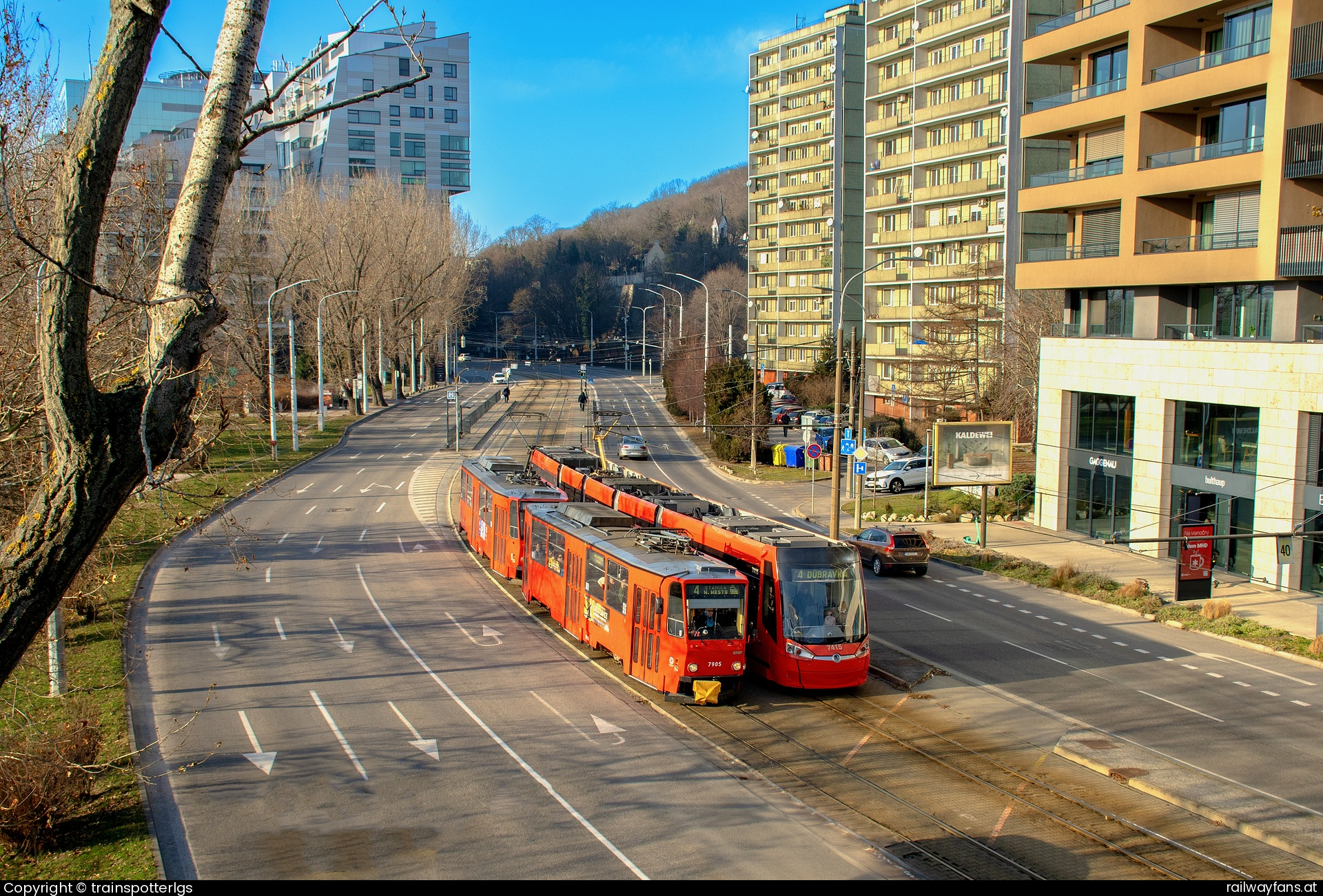 Dopravný podnik Bratislava 7905 in Nábrežie arm. gen. Ludvíka Svobodu - DPB 7905 + 7906 spotted on L4 in Chatam Sófer   Railwayfans