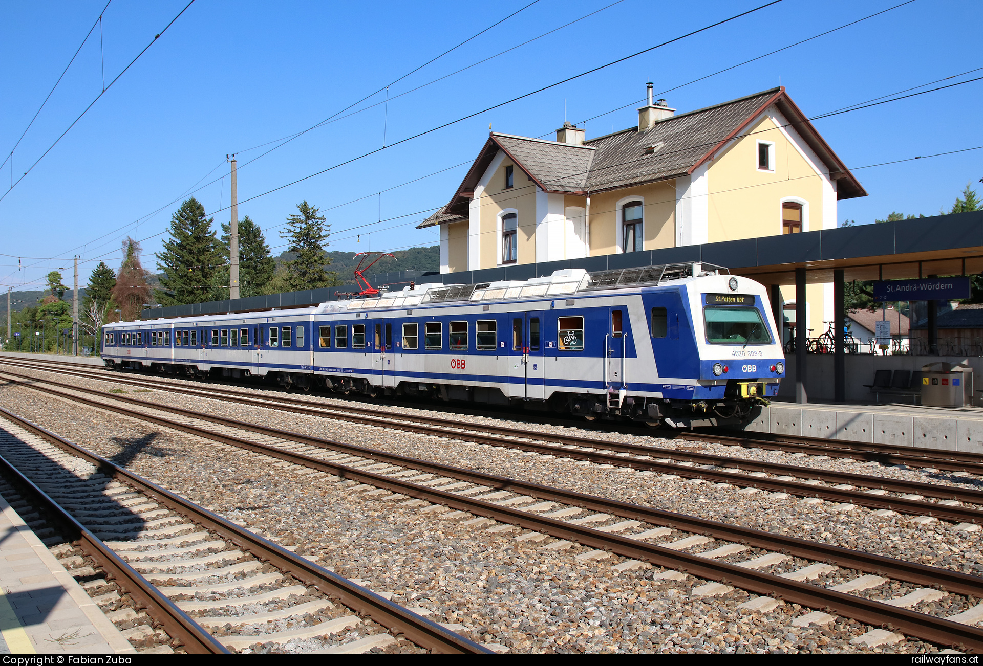 ÖBB 4020 309 in St.Andrä-Wördern mit dem S40/21046  Railwayfans