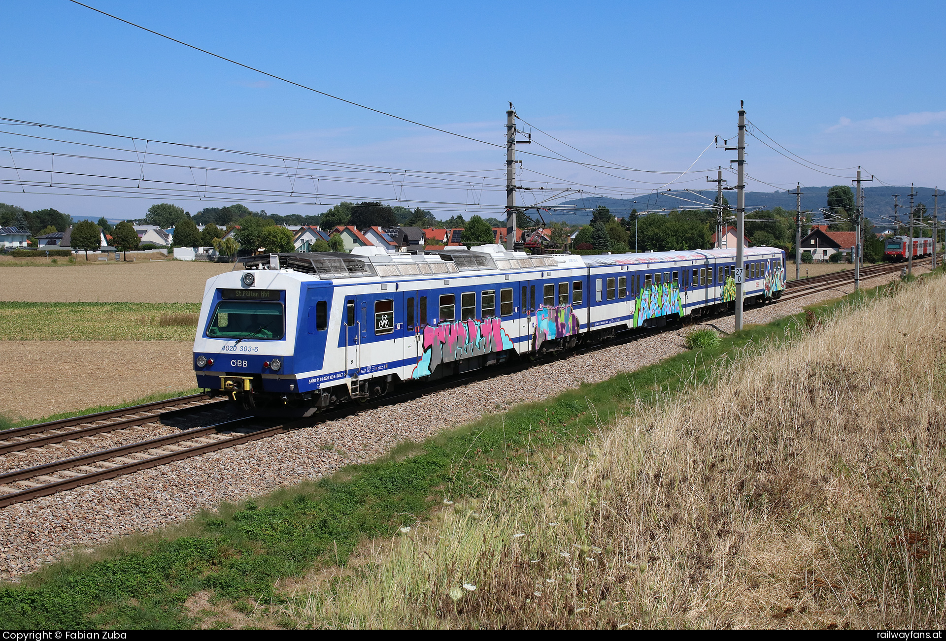 ÖBB 4020 303 in Wipfing mit dem S40/21034  Railwayfans