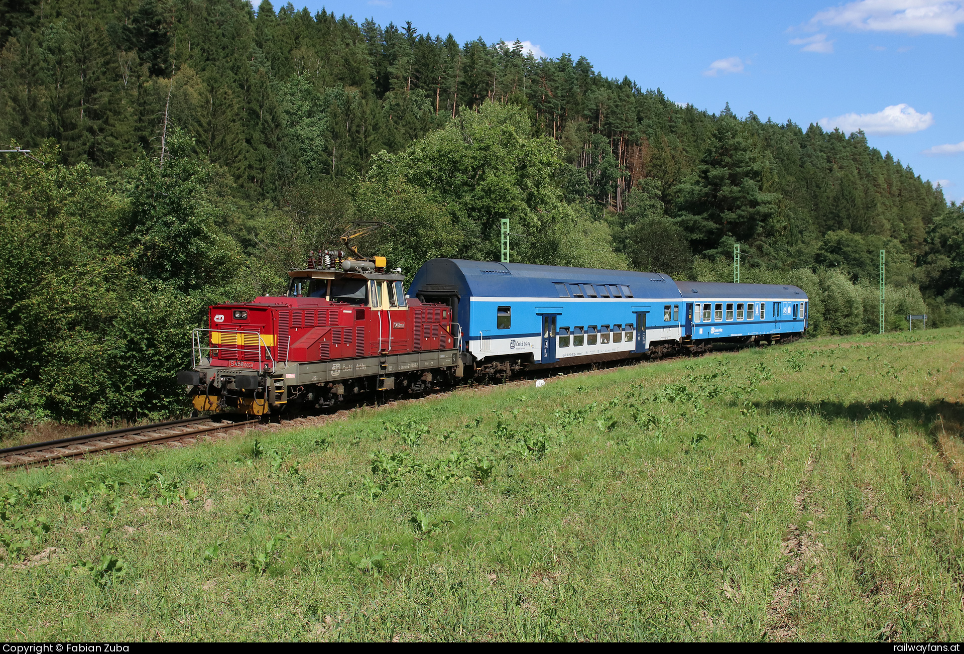 České dráhy S458 0059 (210.059) in Techoraz mit dem Os 18836  Railwayfans