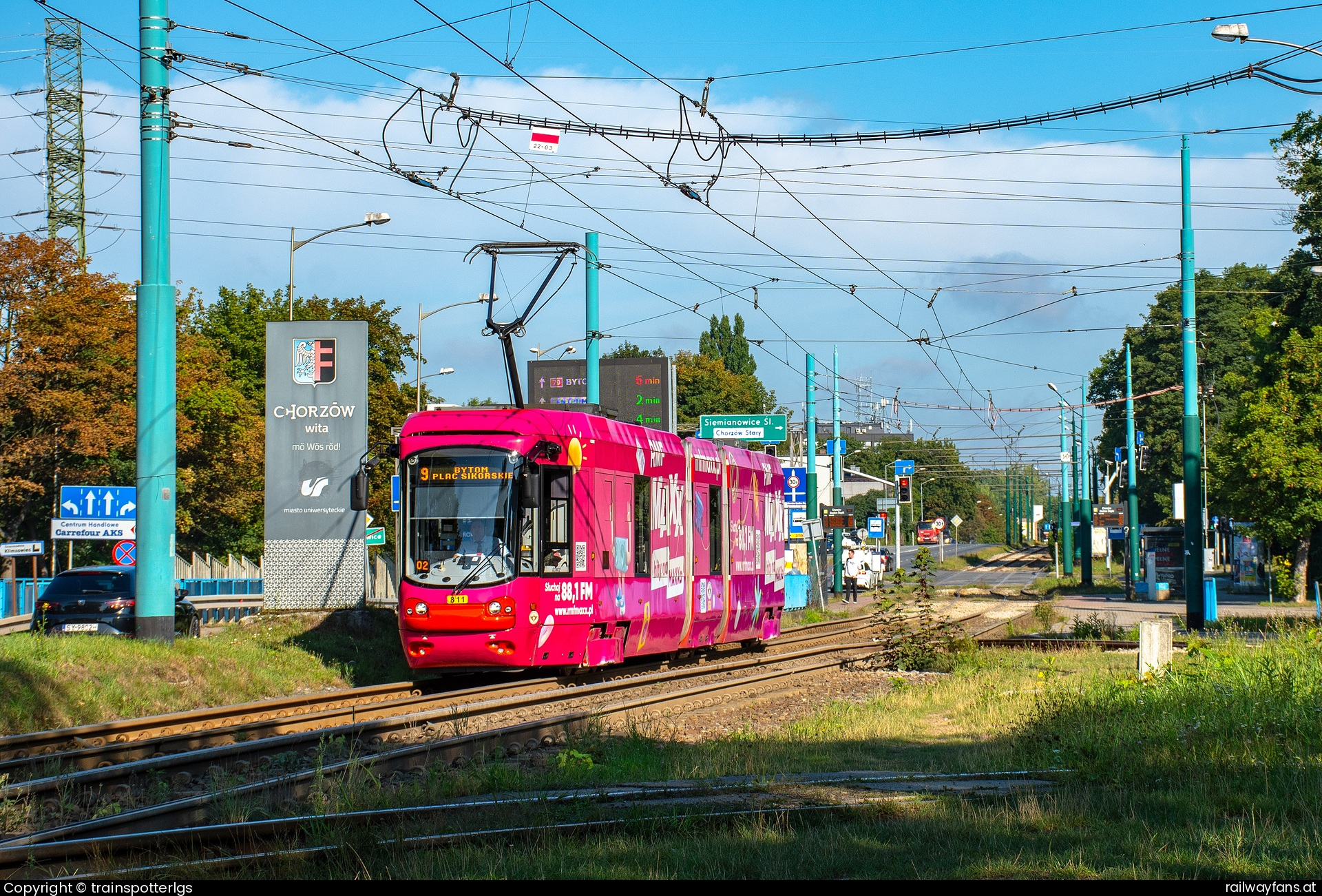 Tramwaje Śląskie 811 in Chorzowska mit dem 9 - Tram Slaskie 116Nd 811 on L9 spotted in Chorzów - Stadion Śląski Pętla Zach.   Railwayfans