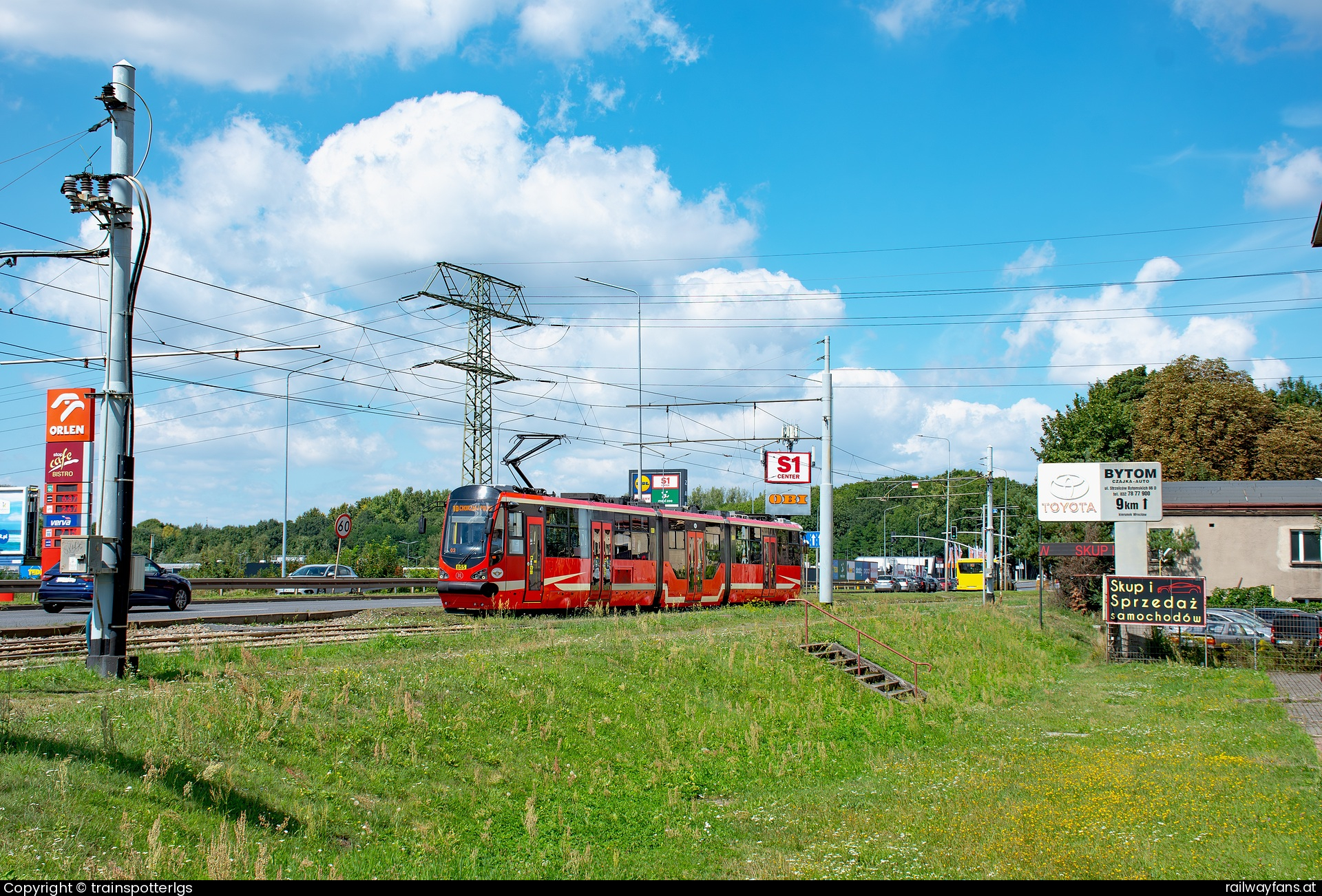 Tramwaje Śląskie 855 in Katowicka mit dem 10 - Tram Slaskie MF 16 AC BD 855 on L10 spotted in Łagiewniki - Zajezdnia   Railwayfans