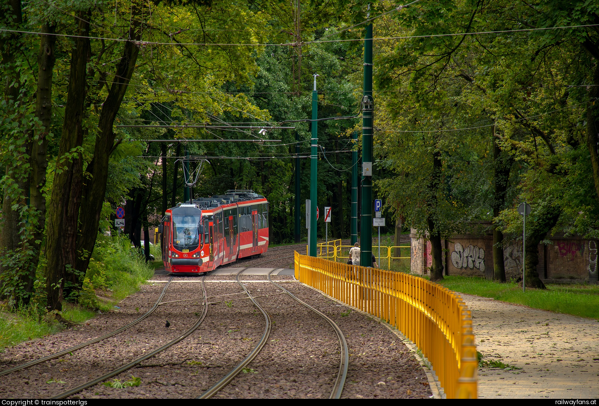 Tramwaje Śląskie 856 in Strzelców Bytomskich - Tram Slaskie MF 16 AC BD 856 on L10 spotted in Bytom - Urząd Miasta   Railwayfans