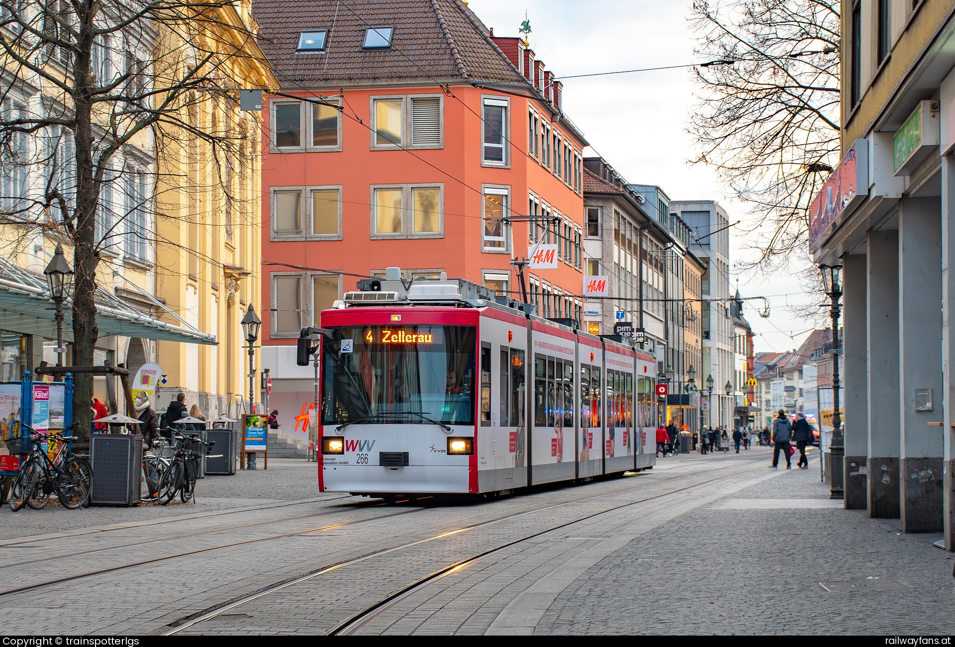 WSB 266 in Dominikanerplatz - WSB GT-N 266 spotted in Wü -  Dominikanerplatz   Railwayfans