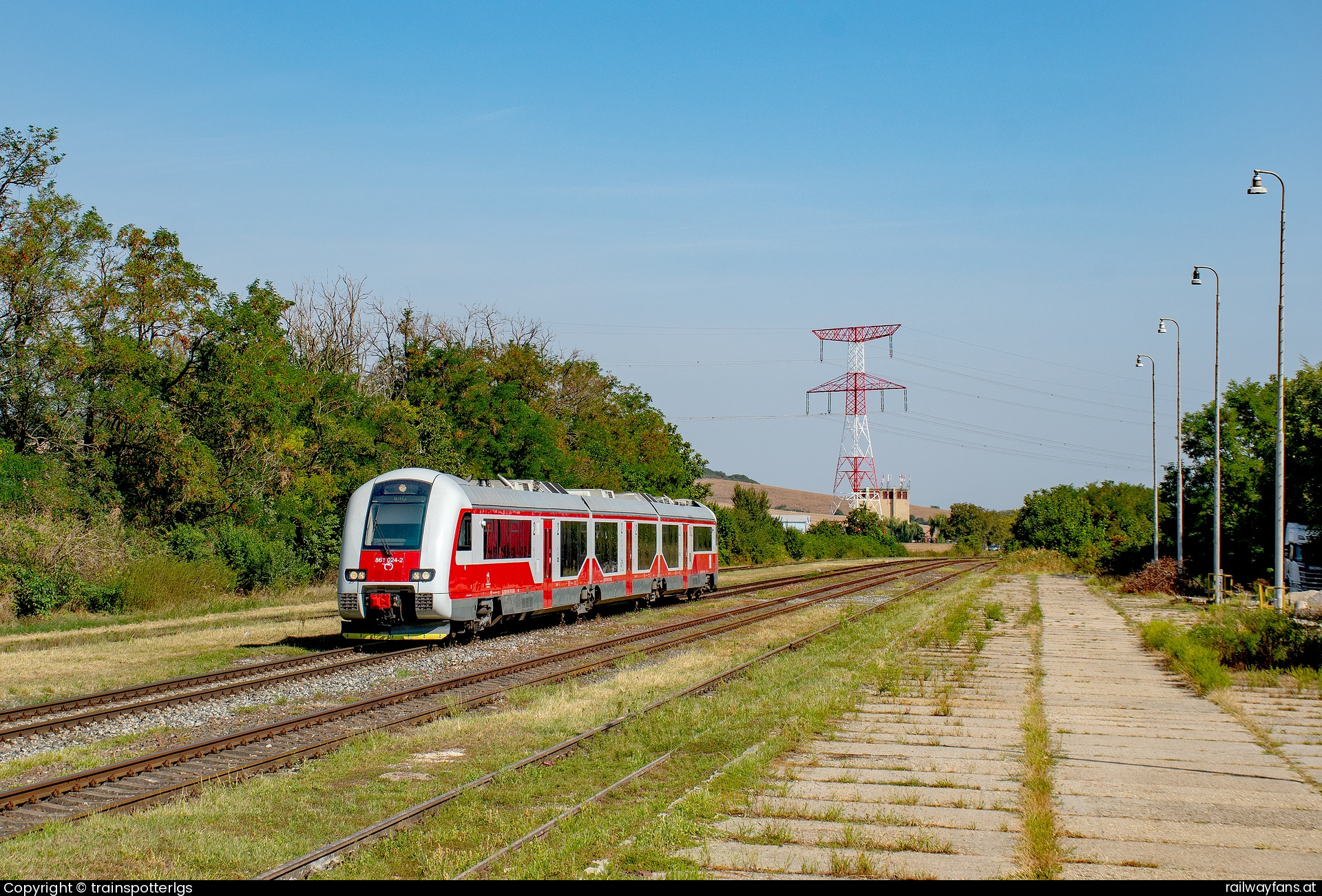 ZSSK 861 024 in Ludanice - ZSSK 861 024 spotted in Ludanice   Railwayfans