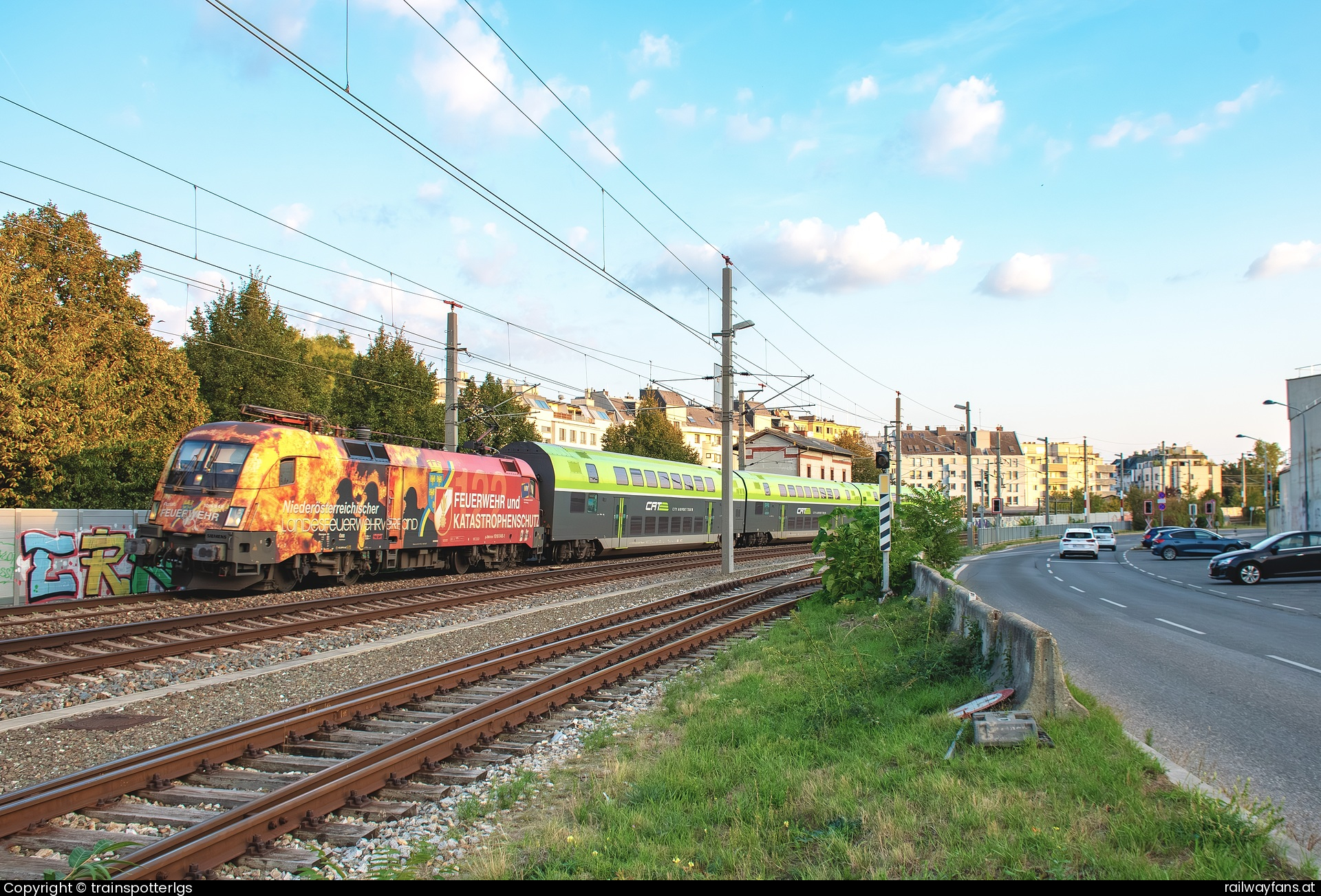 ÖBB 1116 048 in Großhaarbach - ÖBB 1116 048 ''Feuerlok'' on CAT spotted in Wien - Geiselbergstraße   Railwayfans