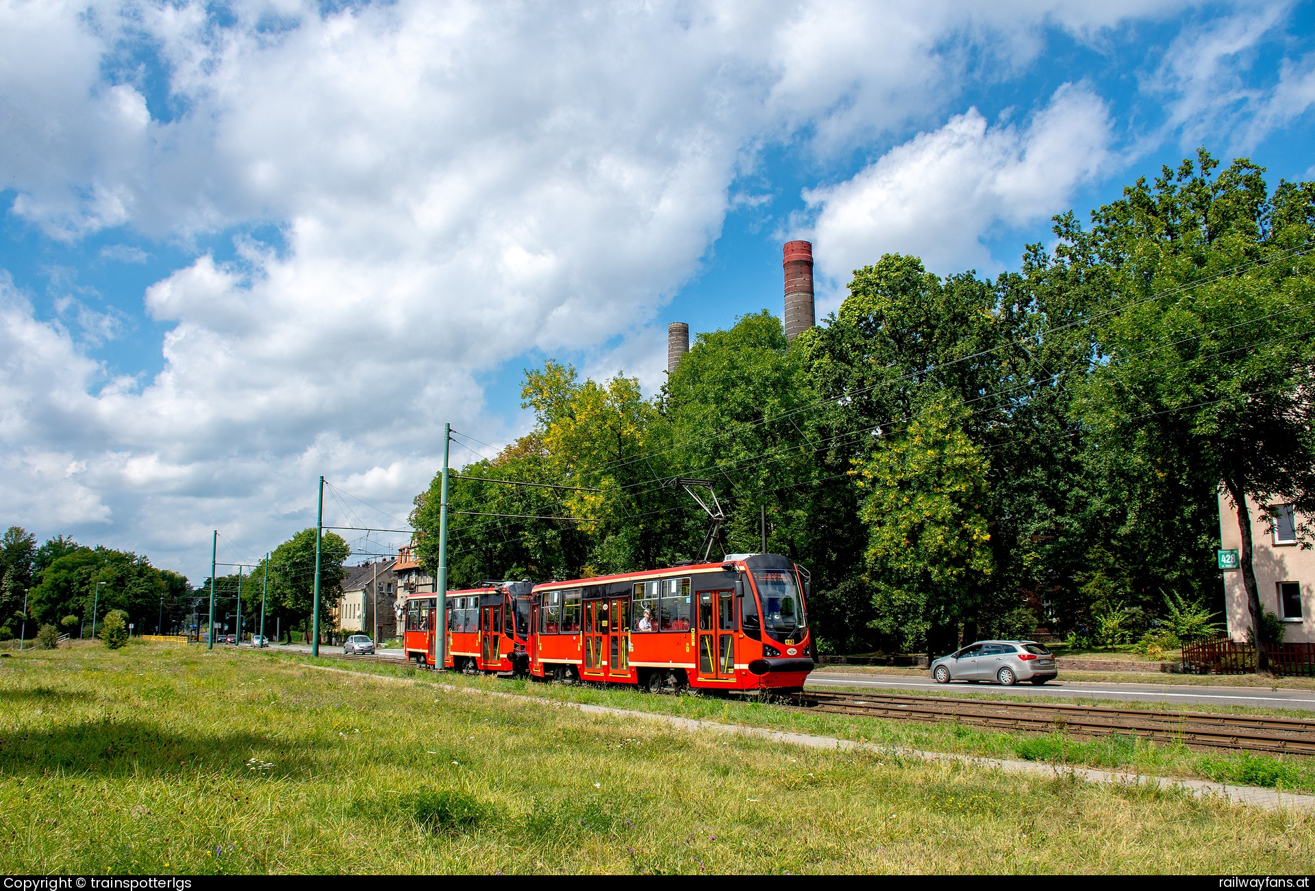 Tramwaje Śląskie 692 in Neurandsberg mit dem L05 - Tramwaje Śląskie 692 + 695 on L05 spotted in Zaborze Elektrociepłownia   Railwayfans