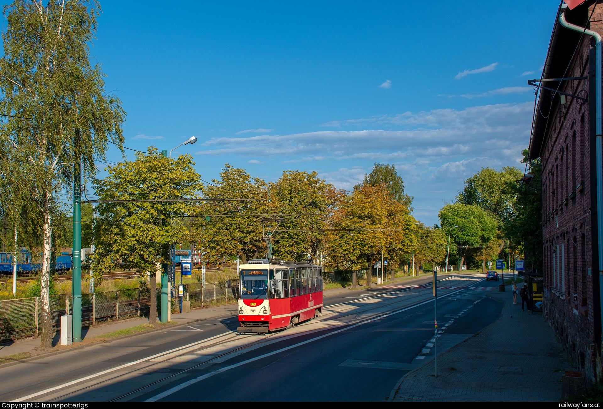 Tramwaje Śląskie 678 in Großhaarbach mit dem L01 - Tramwaje Śląskie 678 on L01 spotted in Chebzie Dworcowa   Railwayfans