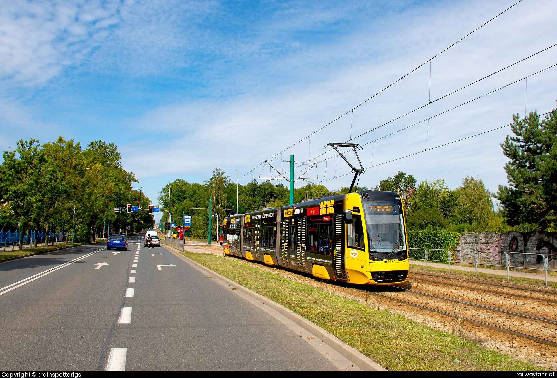 Tramwaje Śląskie 833 in Großhaarbach mit dem L07 - Tramwaje Śląskie 833 ''Bruksa.pl'' on L07 spotted in Załęże Dom Kultury   Railwayfans