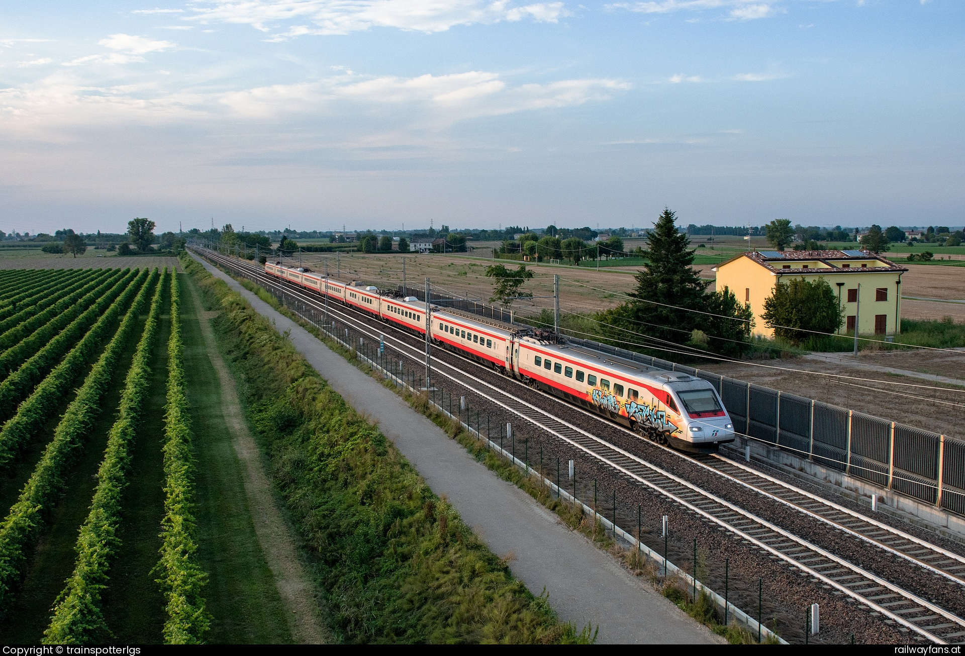 Trenitalia ETR 485 044 in Großhaarbach - FS ETR 485 44 ''FA'' spotted near Mirandola - Cividale (MO)
   Railwayfans